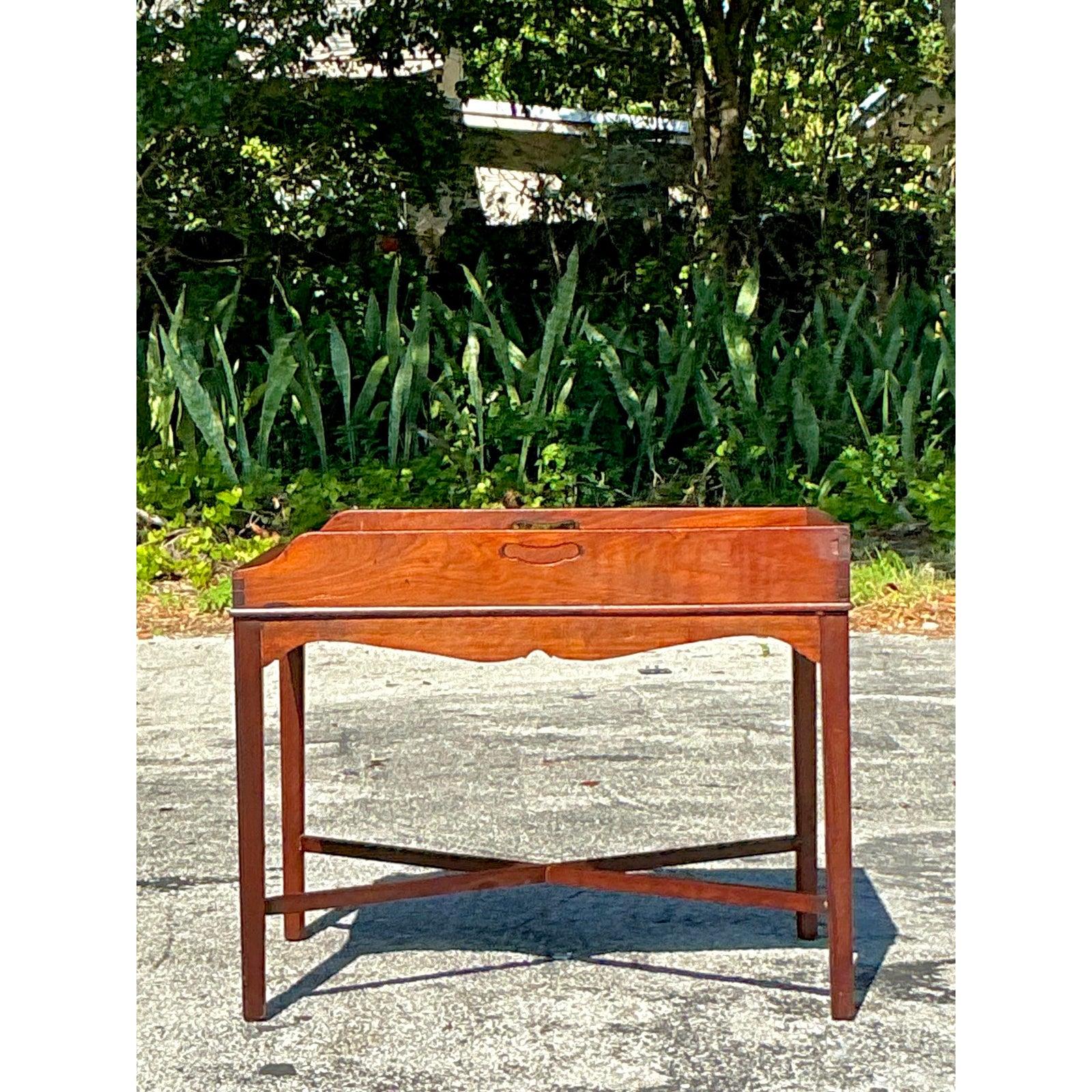 Table à café vintage Regency Gallery en acajou en vente 3