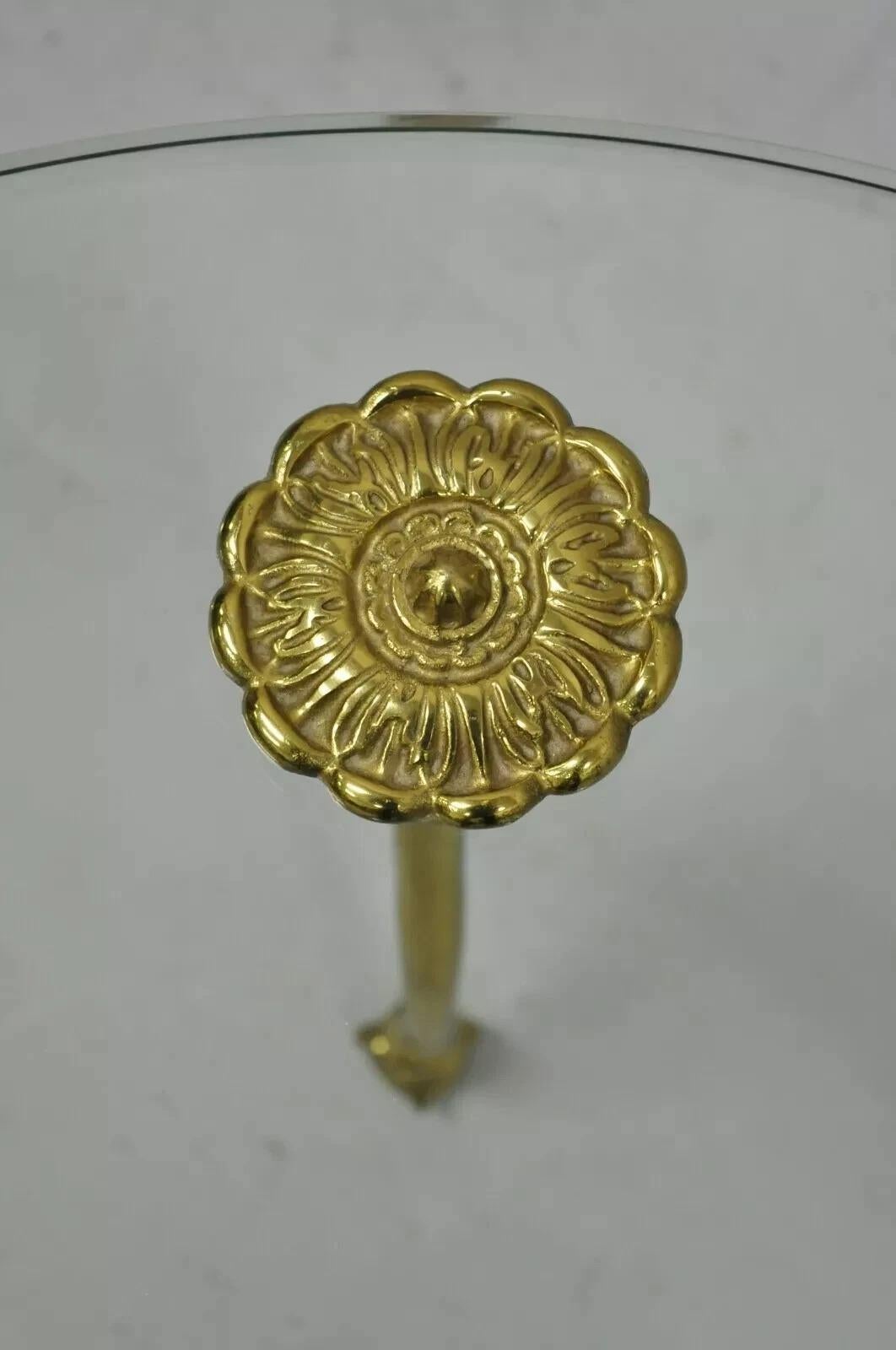 Mesa de centro redonda pequeña de latón con cisne y cristal estilo Maison Jansen Vintage Regency Regencia en venta