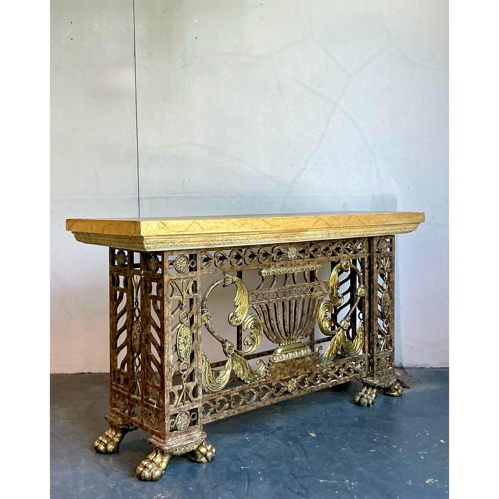 Neoclassico Console d'epoca Regency Maitland Smith dorata in vendita