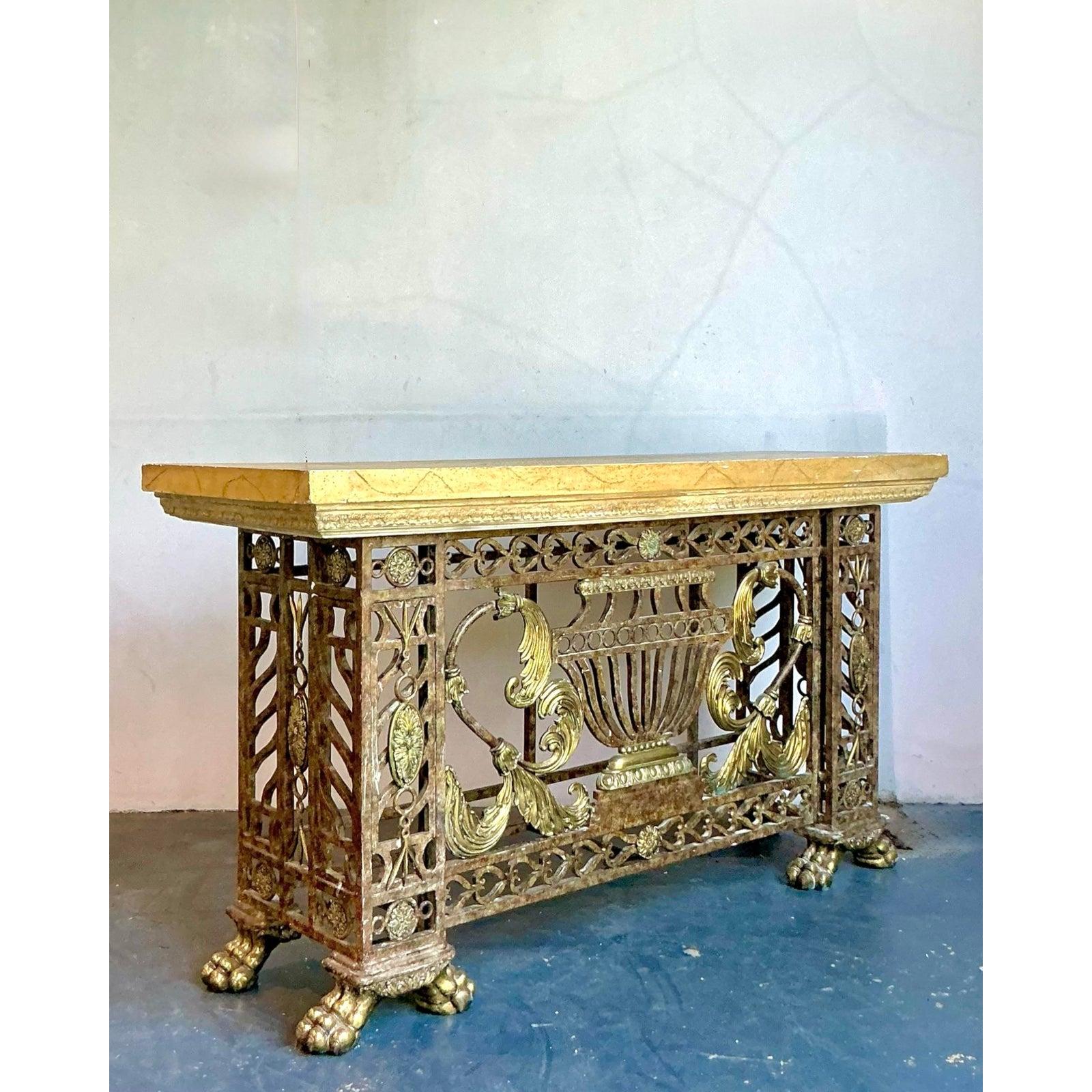 Console d'epoca Regency Maitland Smith dorata In condizioni buone in vendita a West Palm Beach, FL