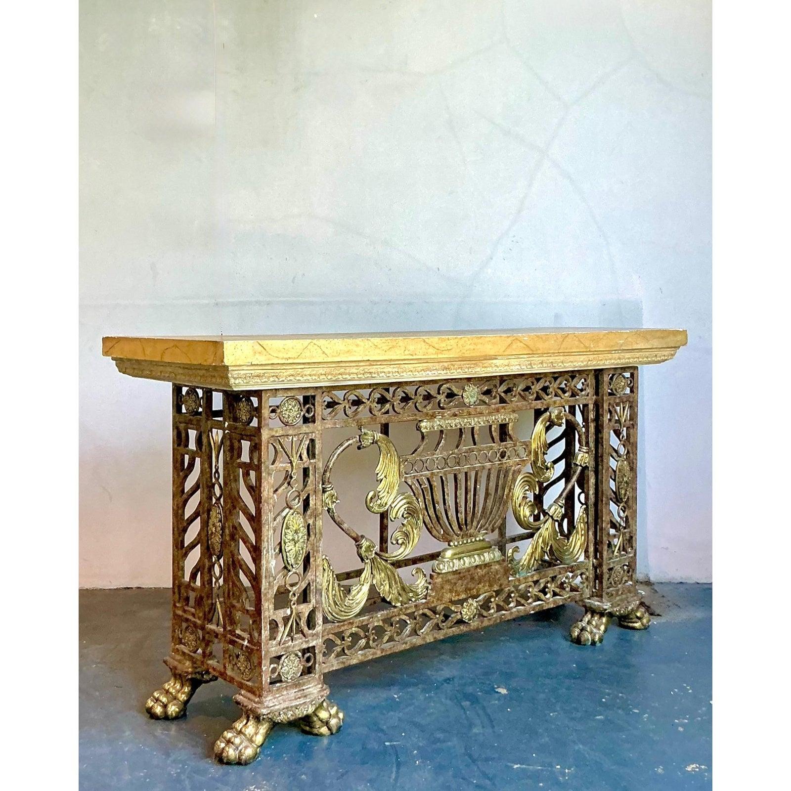 Console d'epoca Regency Maitland Smith dorata in vendita 1
