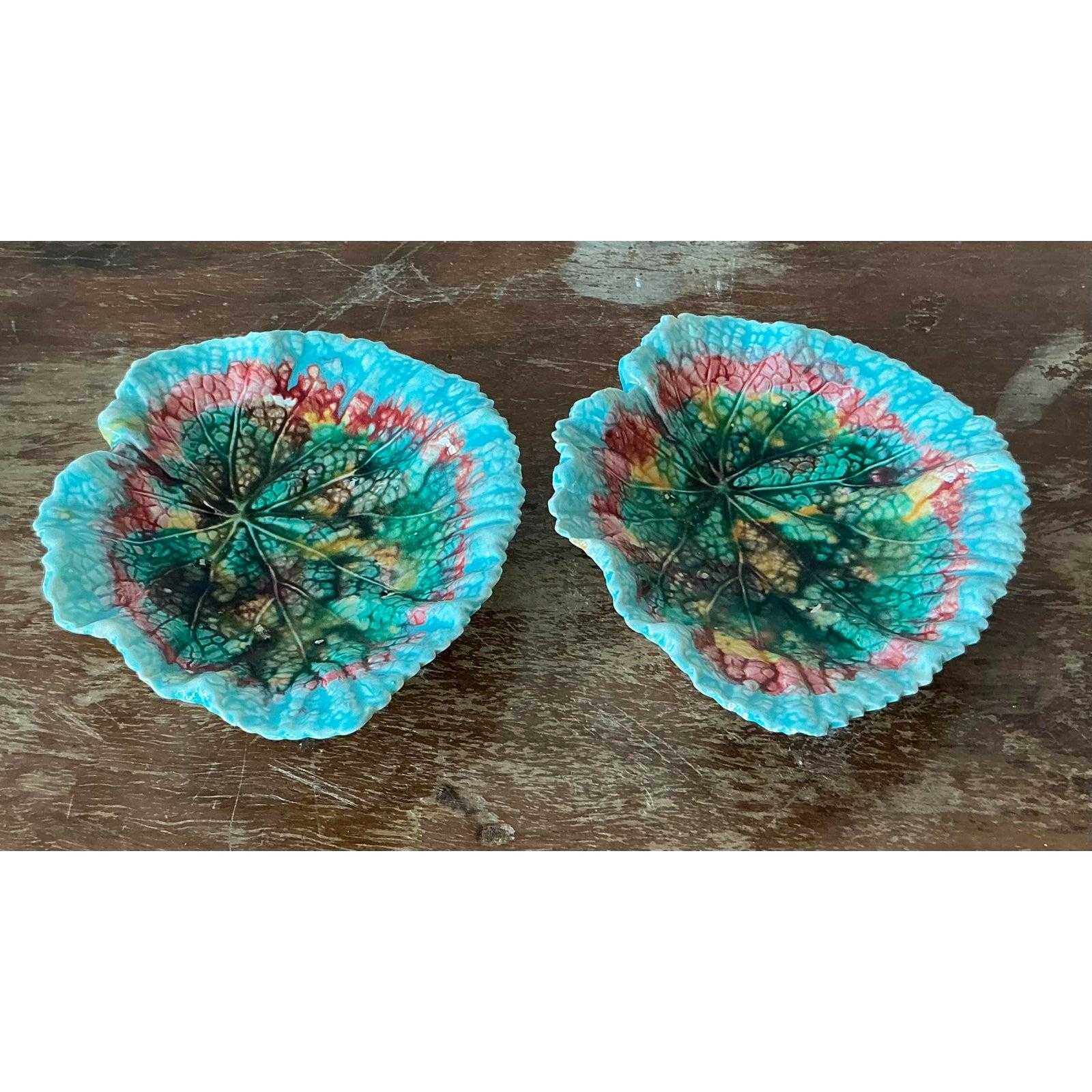 Platos Vintage Regency Majolica Leaf - Lote de 2 en Bueno estado para la venta en West Palm Beach, FL