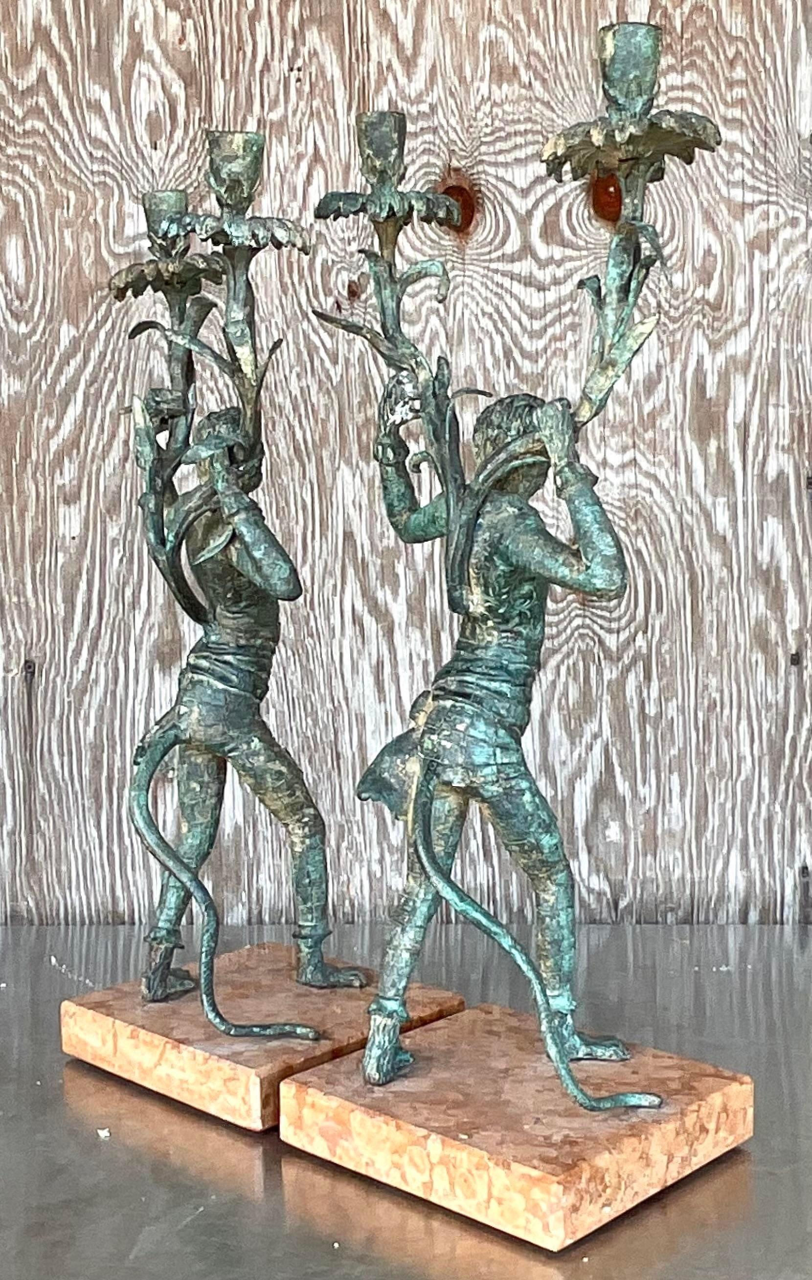 Monumentale Vintage-Affenkandelaber aus Bronze im Regency-Stil, Paar (20. Jahrhundert) im Angebot