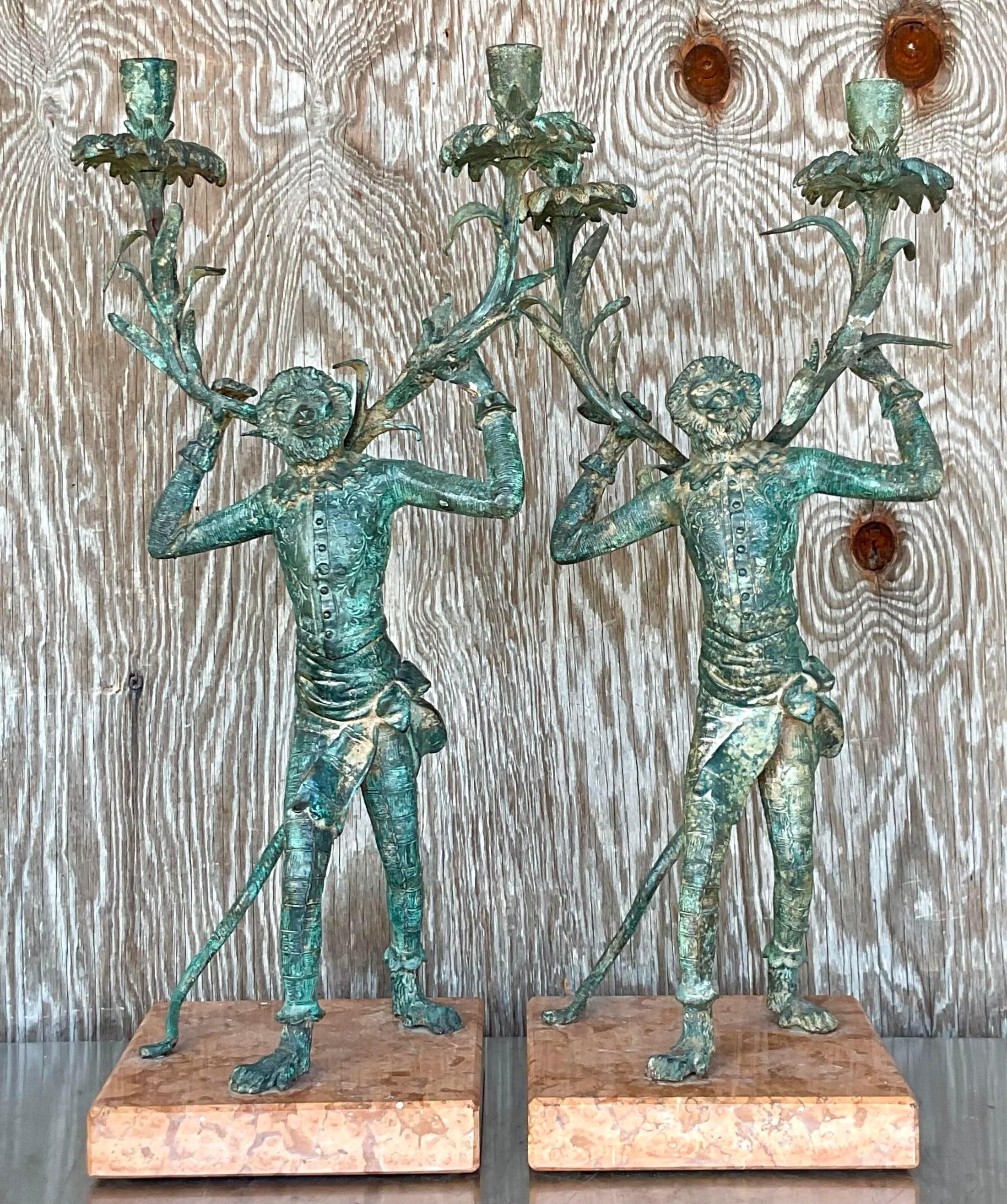 Monumentale Vintage-Affenkandelaber aus Bronze im Regency-Stil, Paar im Angebot 1