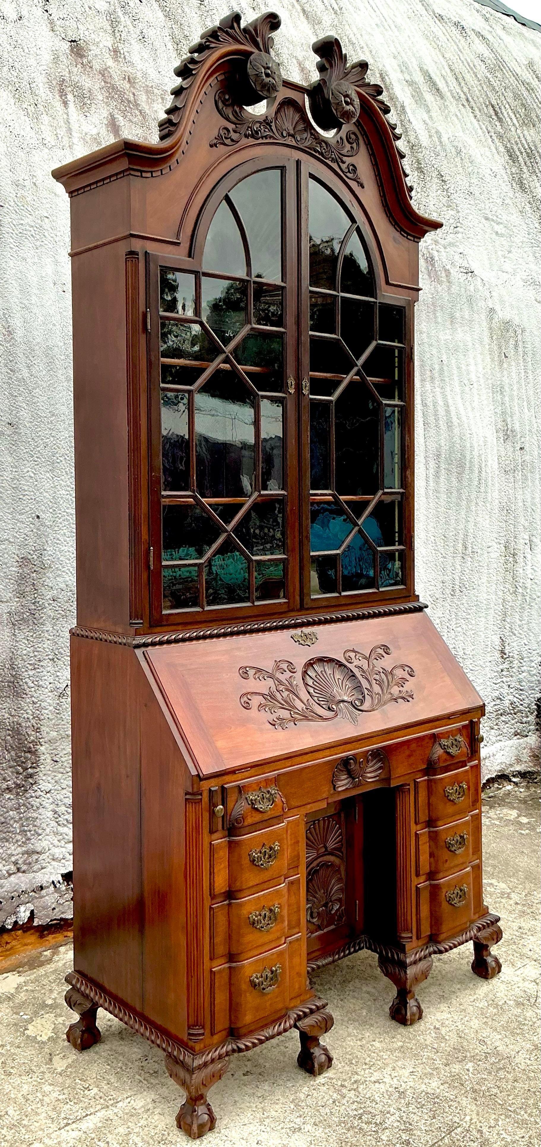 Monumentaler geschnitzter georgianischer Sekretär-Schreibtisch im Regency-Stil im Angebot 2