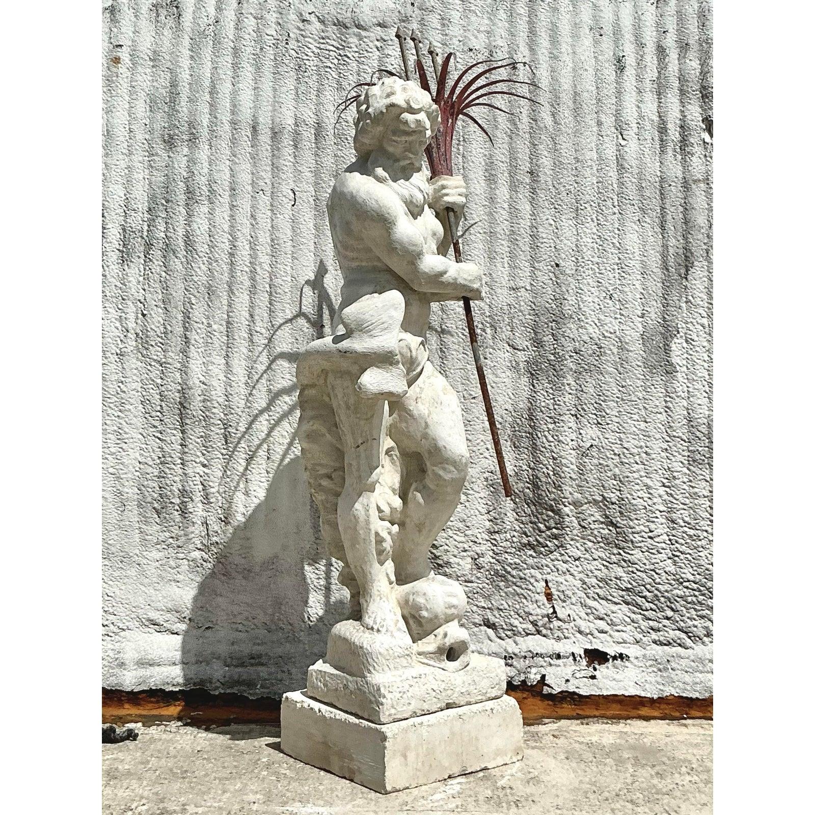 Statue monumentale de Neptune en béton coulé vintage de style Régence Bon état - En vente à west palm beach, FL