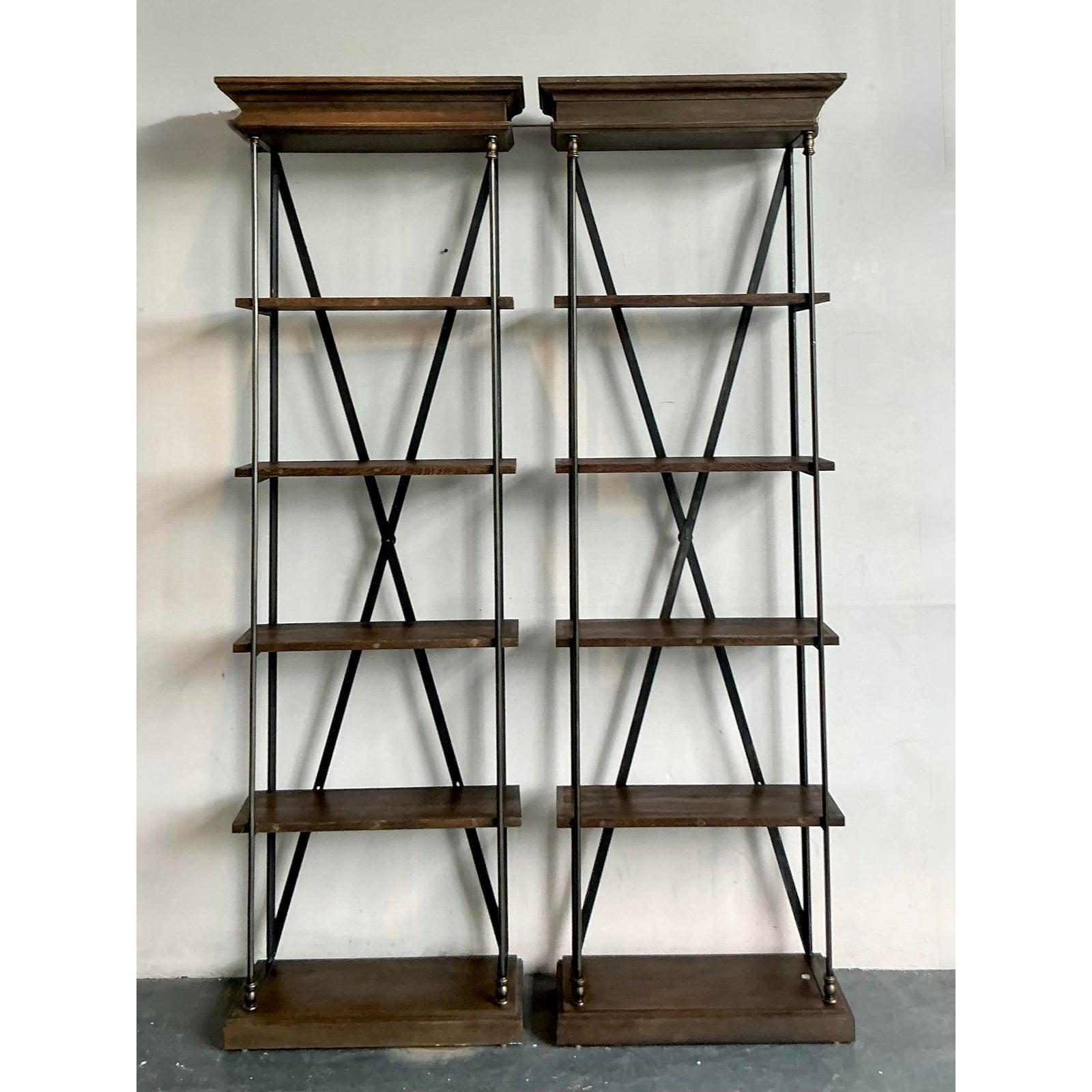 Vintage Regency Monumental Etagere - A Pair In condizioni buone in vendita a West Palm Beach, FL