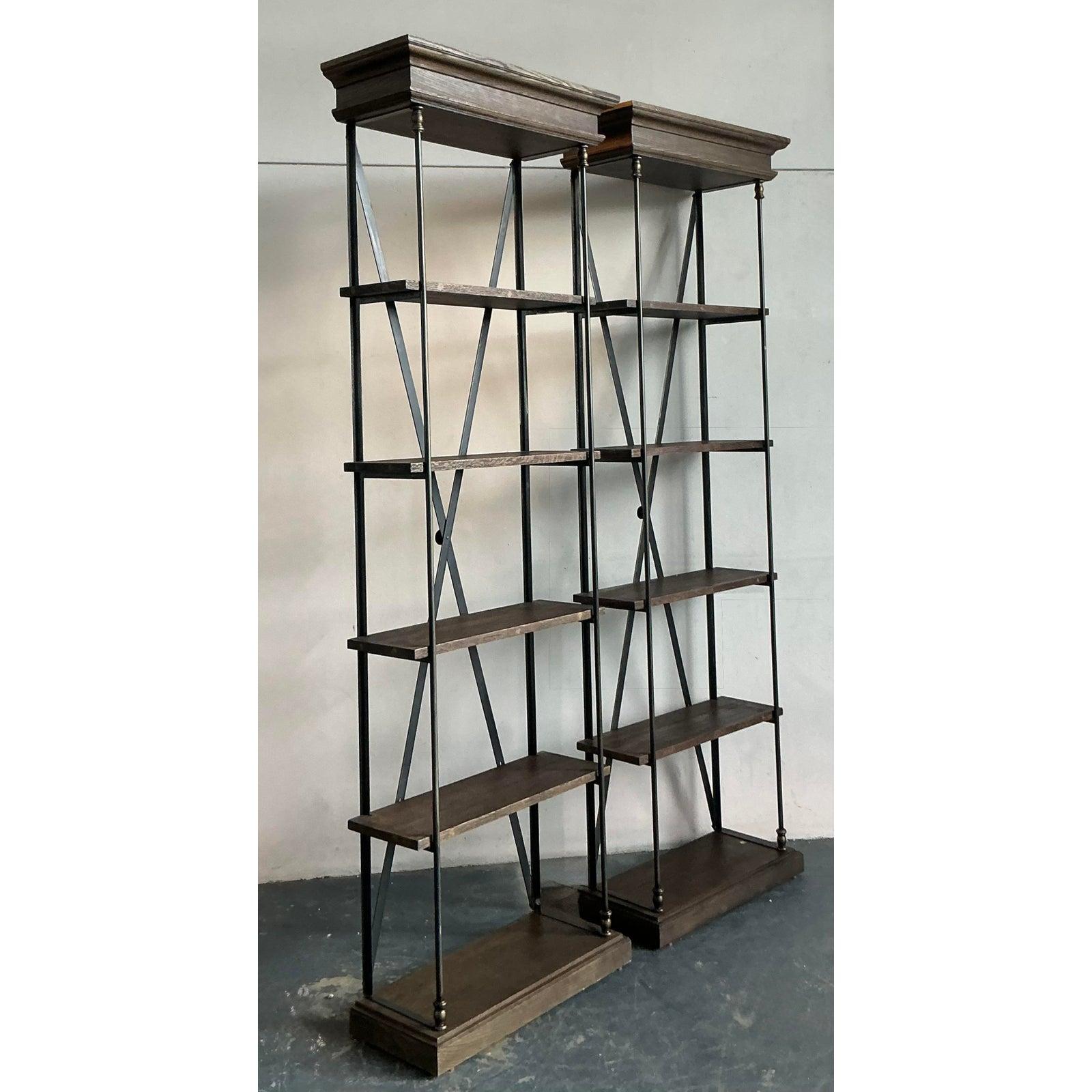 Vintage Regency Monumental Etagere - A Pair in vendita 1