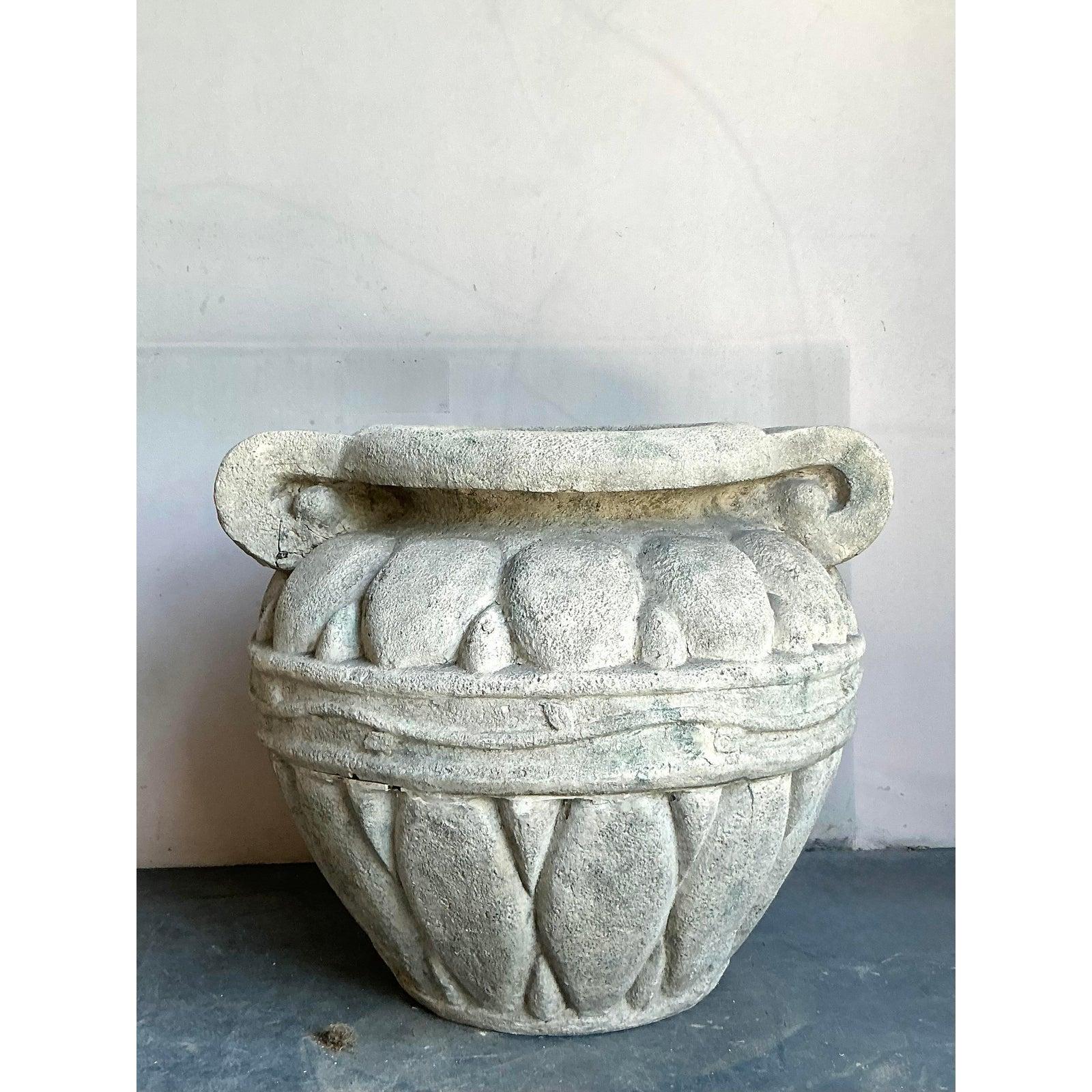 Vintage Regency Monumental Fiberglass Planter In Good Condition For Sale In West Palm Beach, FL