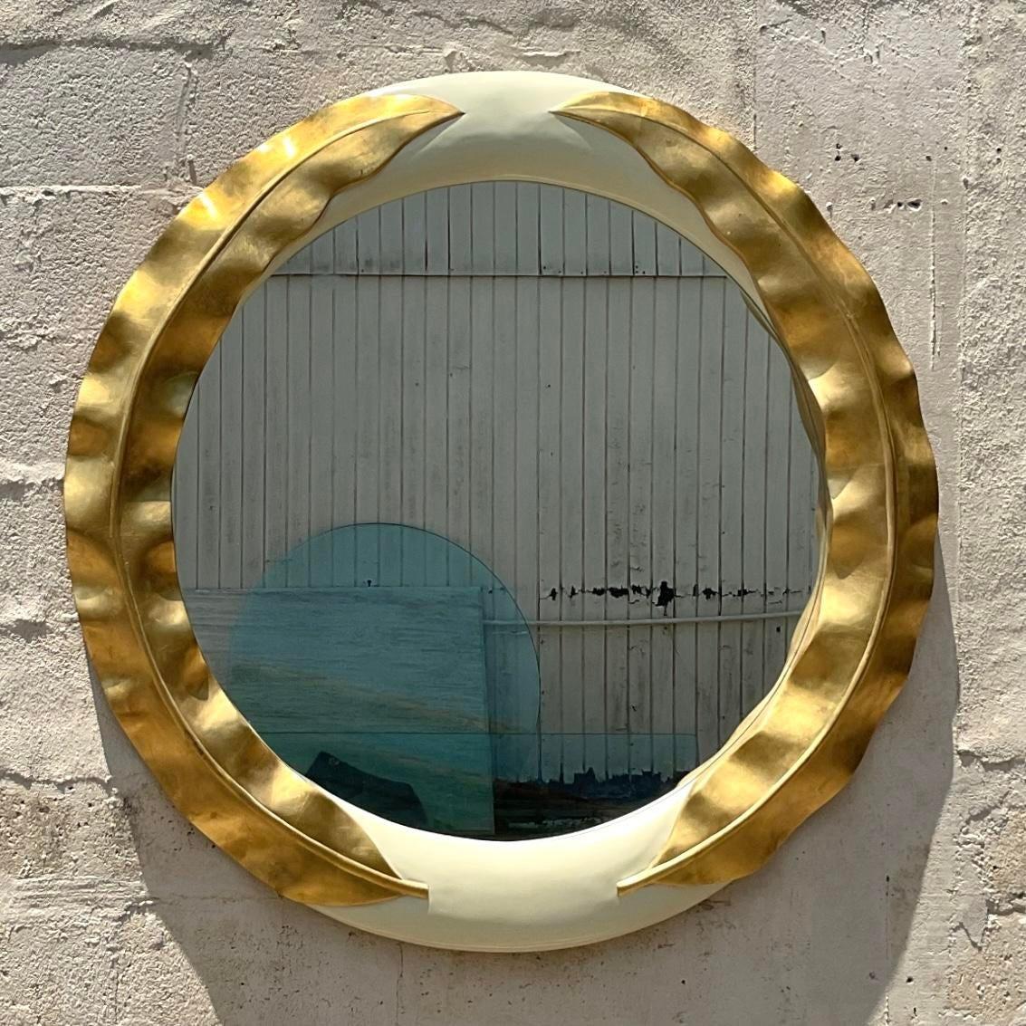 Americano Specchio monumentale d'epoca Regency con foglie d'alloro dorate in vendita