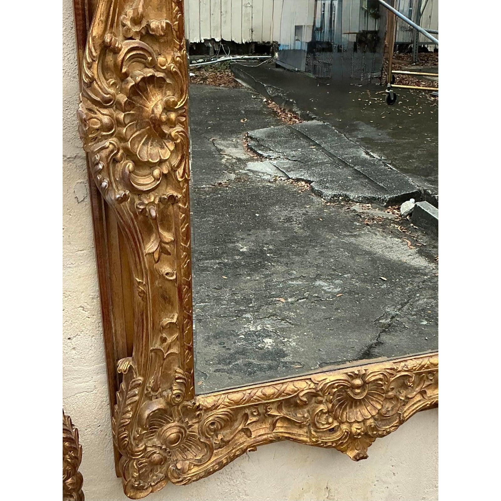 Hollywood Regency Specchi monumentali dorati d'epoca Regency - una coppia in vendita