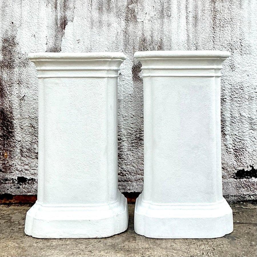Pedestales Monumentales de Yeso sobre Fibra de Vidrio - Pareja siglo XX en venta