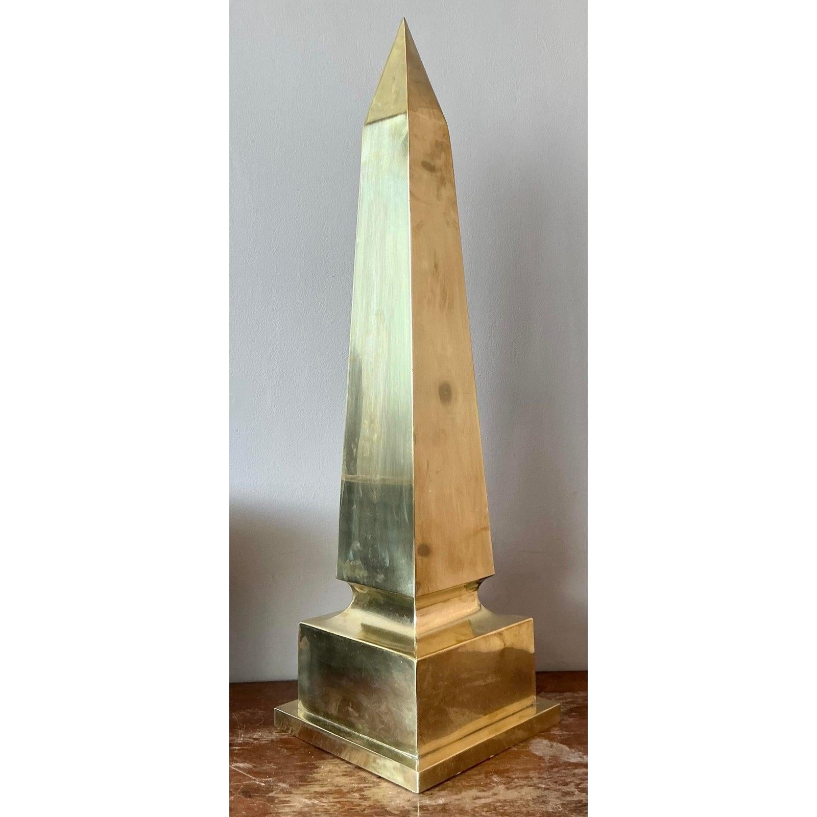 Vintage Regency Monumental Polished Brass Obelisk In Good Condition For Sale In West Palm Beach, FL