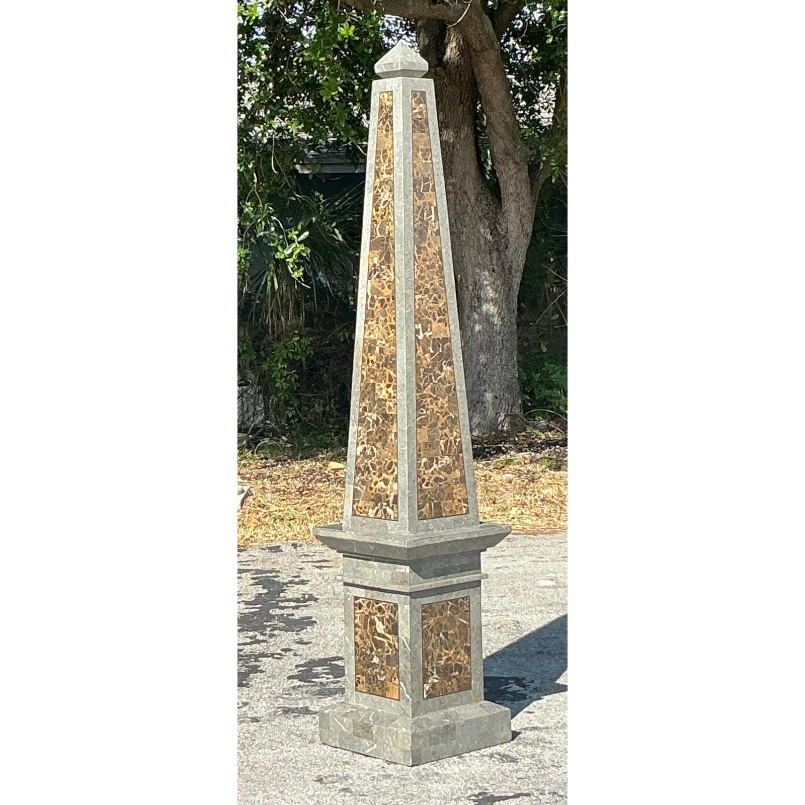 Vintage Regency Monumental Stein Obelisk (amerikanisch)