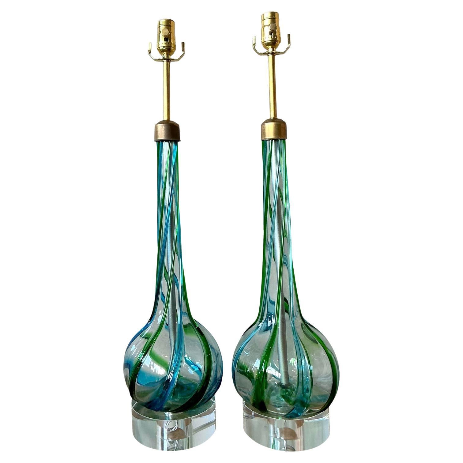 Vintage Regency Murano Swirl Lamps - A Pair en vente