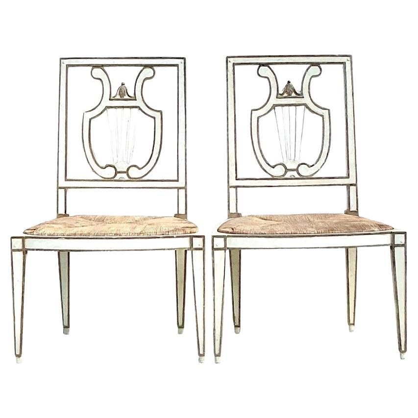 Pareja de sillas de comedor con respaldo de lira Niermann Weeks Vintage Regency en venta