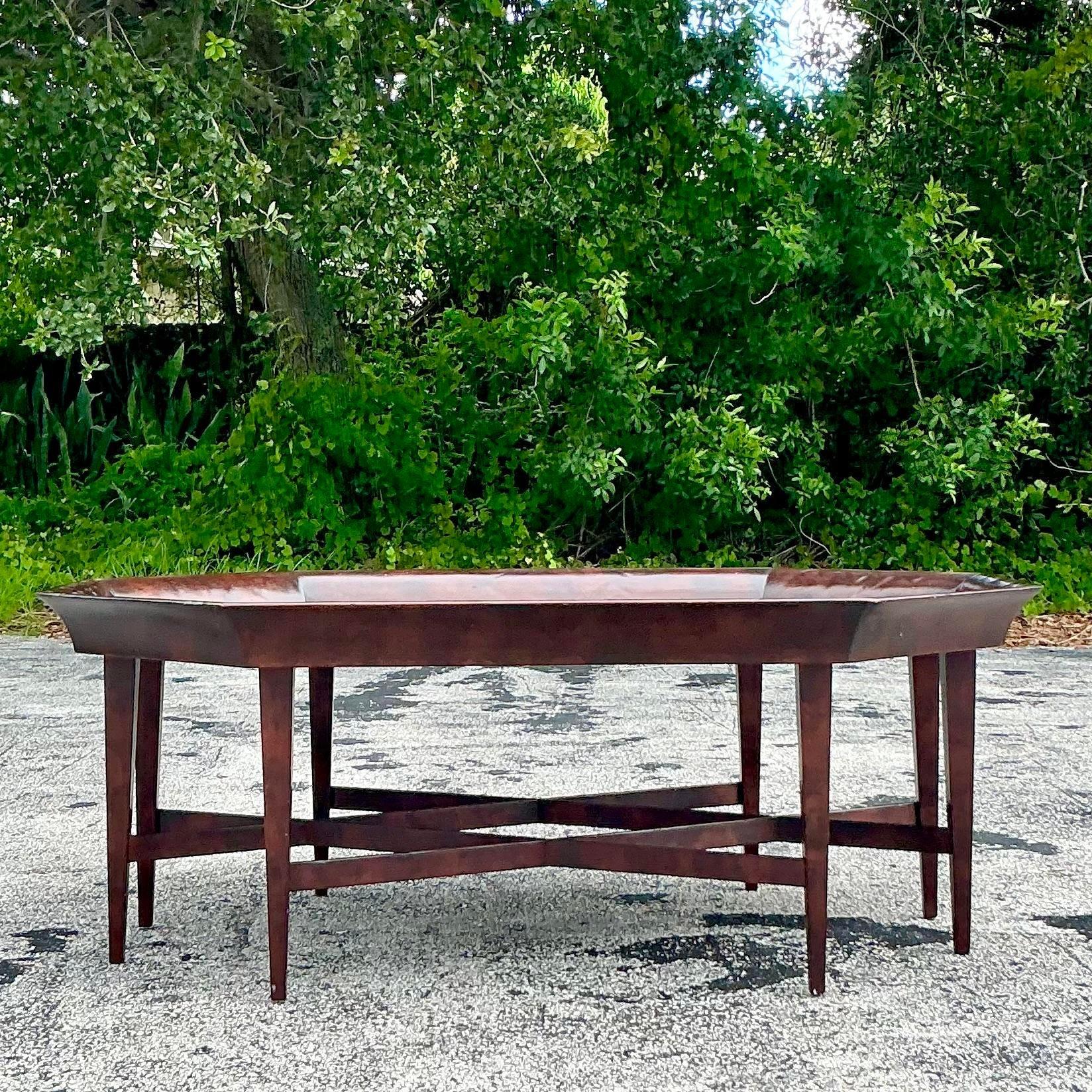 20ième siècle Table basse octogonale Regency vintage incrustée en vente