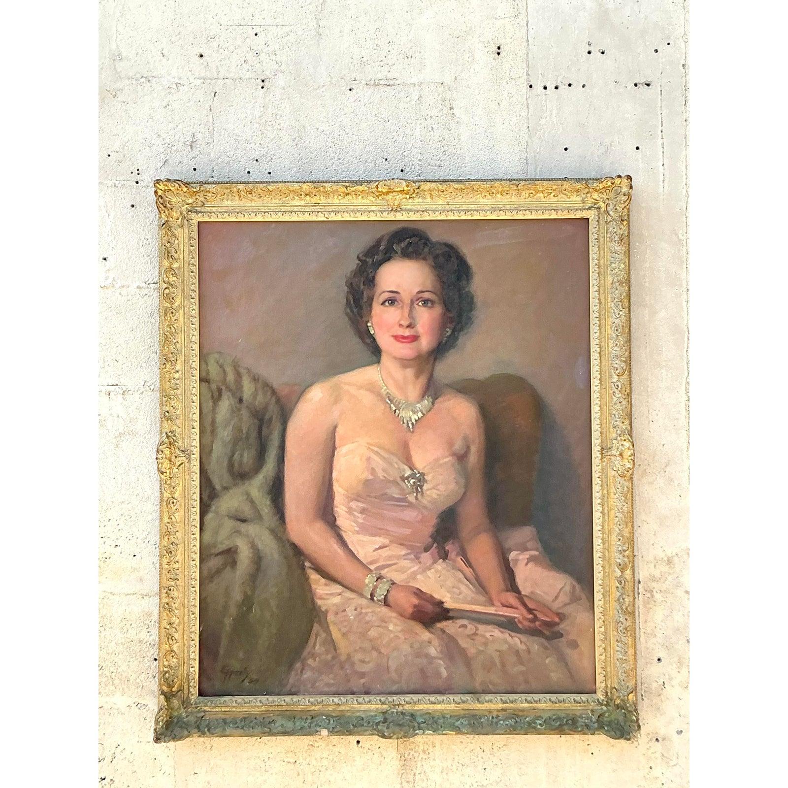 Cattura l'essenza di un'epoca passata con questo affascinante ritratto ad olio originale Vintage Regency su tela, un'opera d'arte davvero elegante ed espressiva. Realizzato con una pennellata magistrale, questo straordinario ritratto cattura il