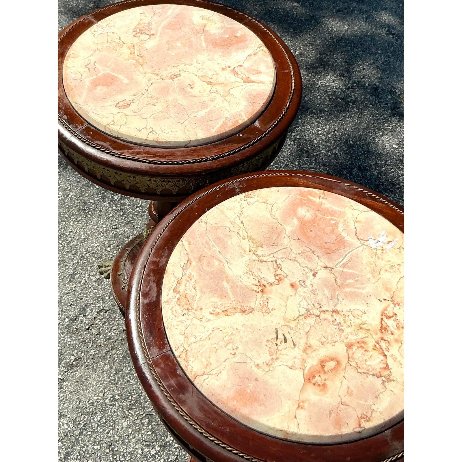 Tavolo con piedistallo in ormolu d'epoca con inserti in marmo - Set di 2 in vendita 4