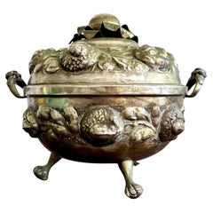 Zuppiera di frutta in argento martellato vintage Regency Ornate Hammered Silver