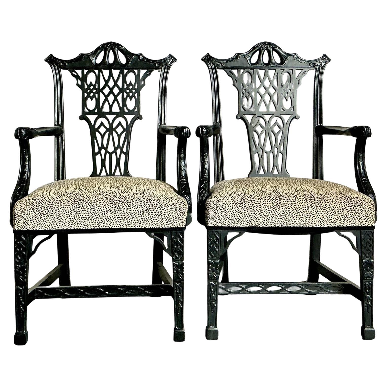 Paire de chaises à bras pagodes Vintage Regency en vente