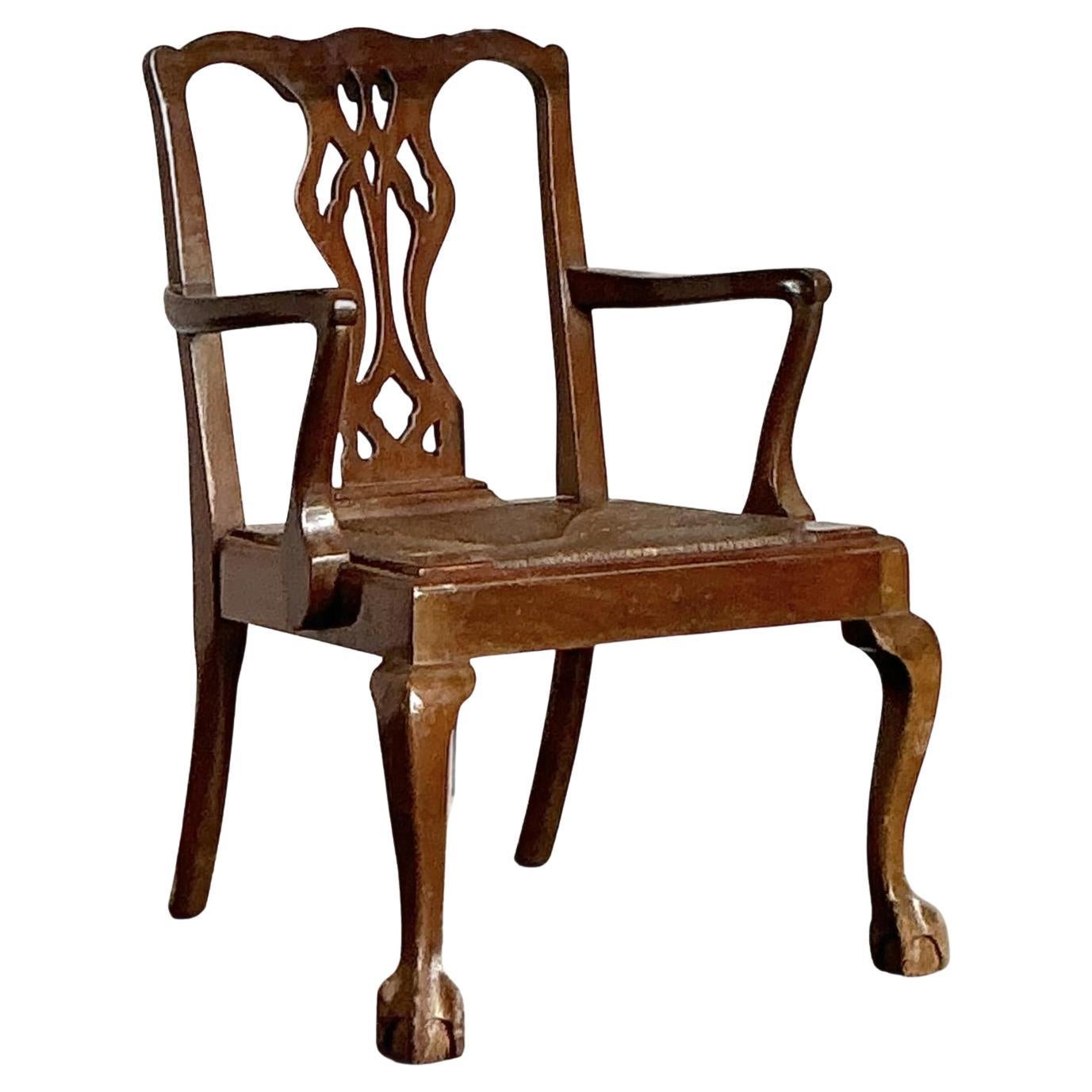 Vintage Regency Paine Furniture Claw and Ball Fireside Chair im Angebot