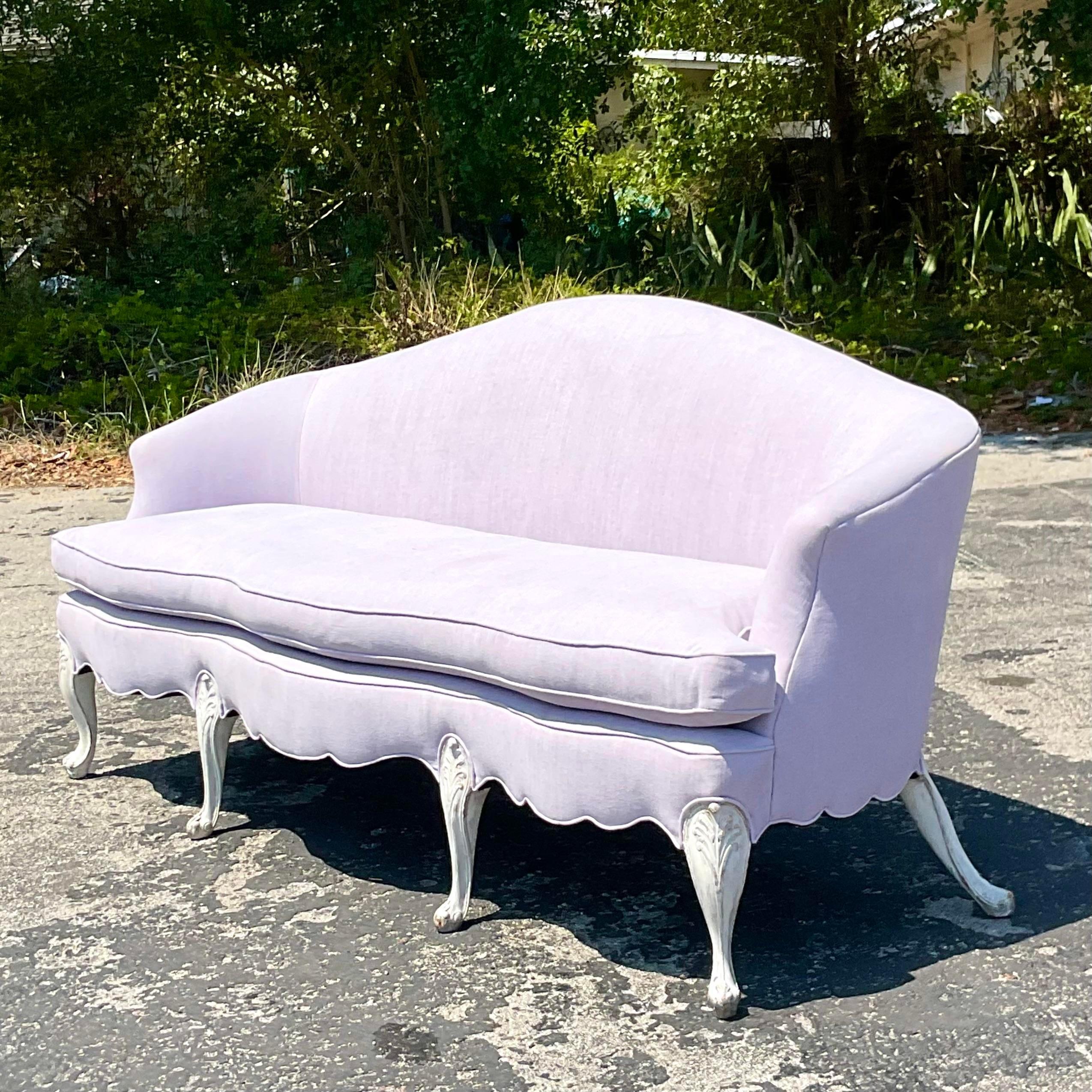 Canapé Camelback Vintage Regency couleur lavande pâle 1