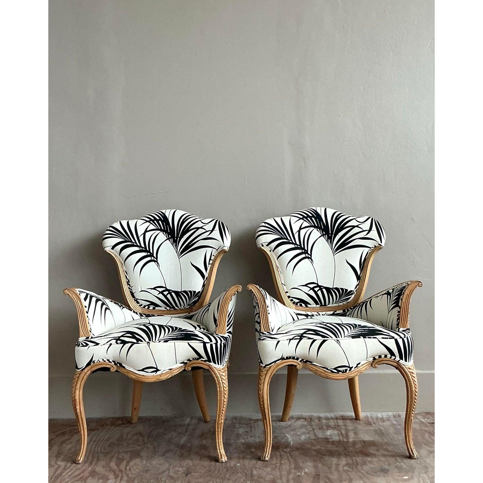 Tissu Paire de chaises longues en palmier d'époque Régence d'après Grosfeld House en vente