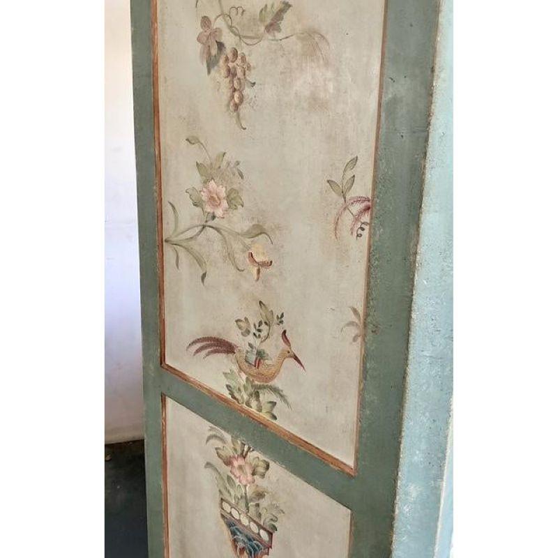 italien Armoire Vintage Regency Patina peinte �à la main en vente
