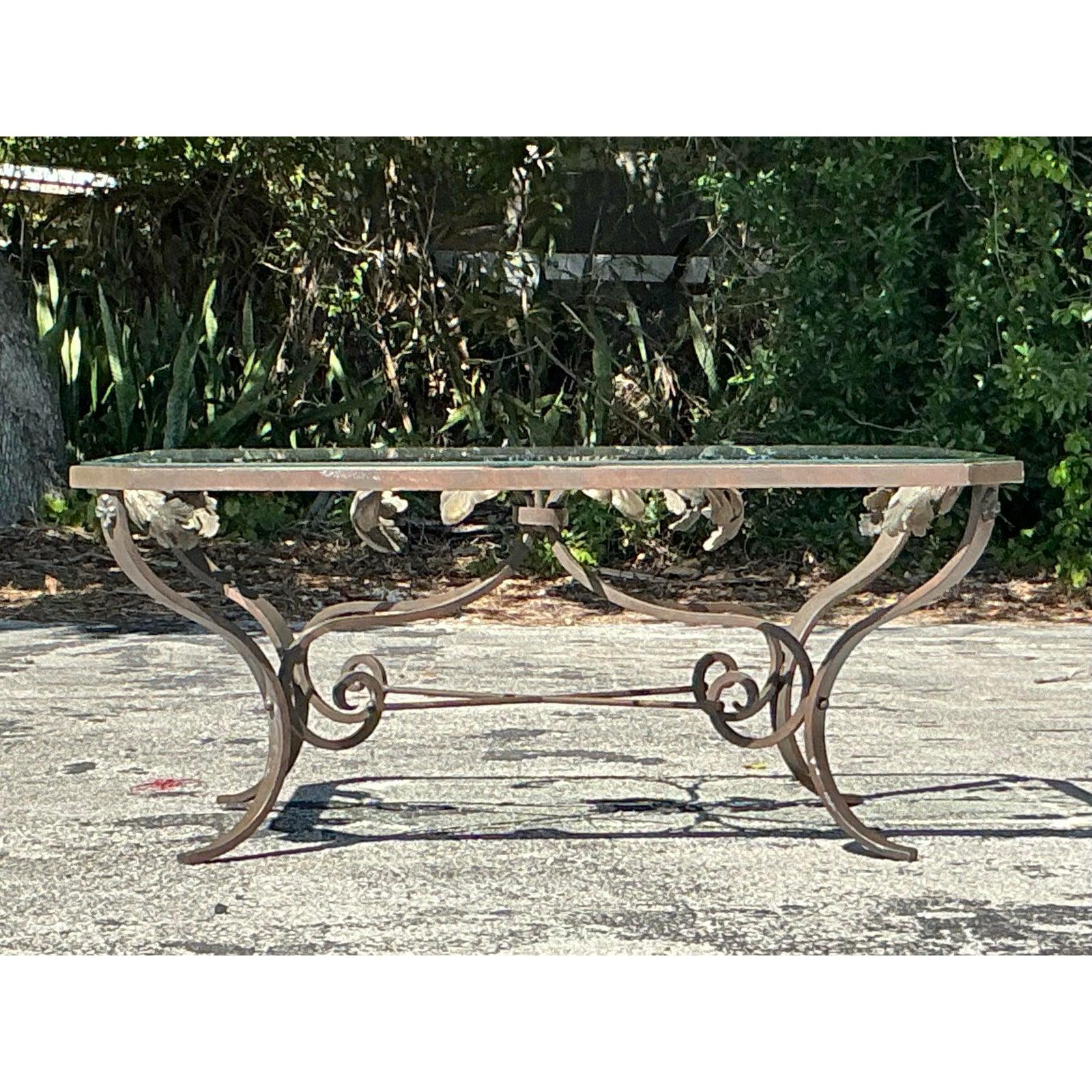 Table basse vintage Regency patinée Vine 5