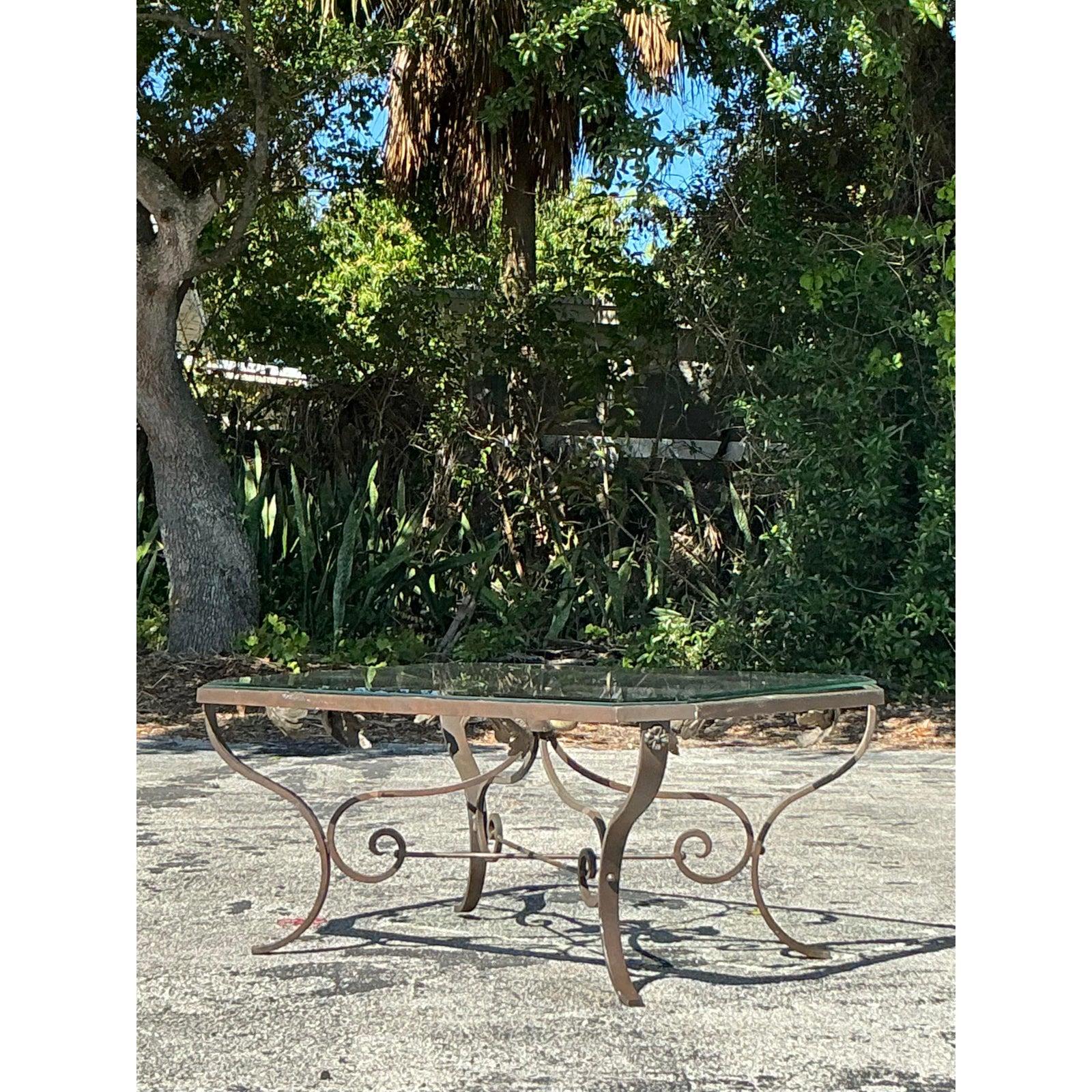 Table basse vintage Regency patinée Vine 6