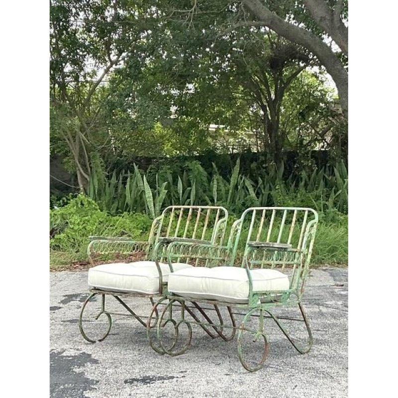 Vintage Regency Patinated Wrought Iron Trellis Lounge Chairs - A Pair in vendita 4