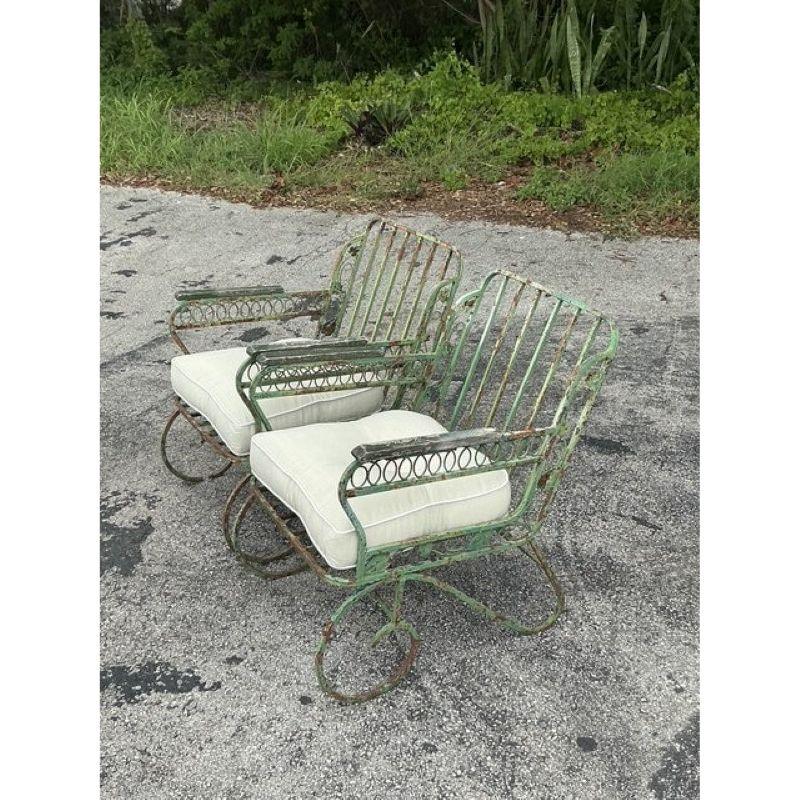 Vintage Regency Patinated Wrought Iron Trellis Lounge Chairs - A Pair in vendita 2