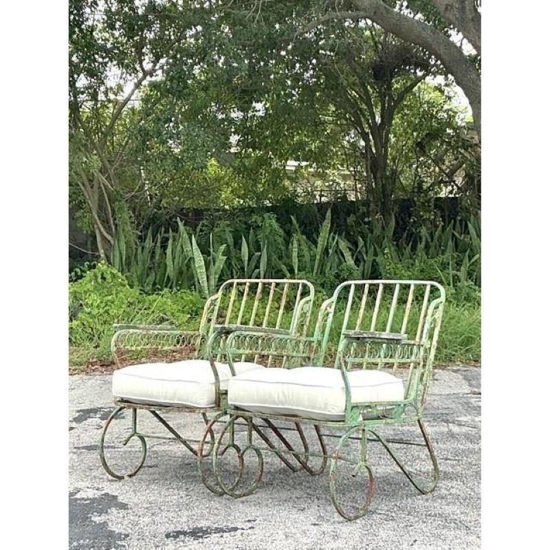 Vintage Regency Patinated Wrought Iron Trellis Lounge Chairs - A Pair in vendita 3