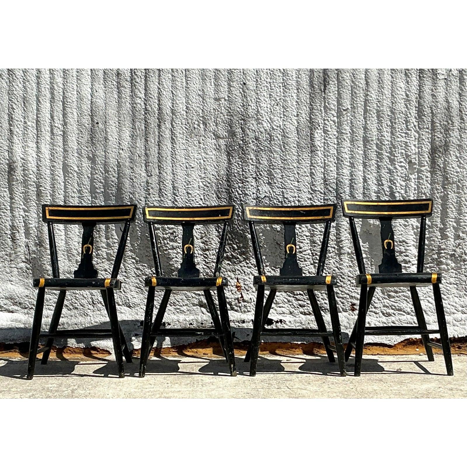 Vintage Regency Plank Seat Hufeisenstühle - Satz von 4 im Zustand „Gut“ im Angebot in west palm beach, FL
