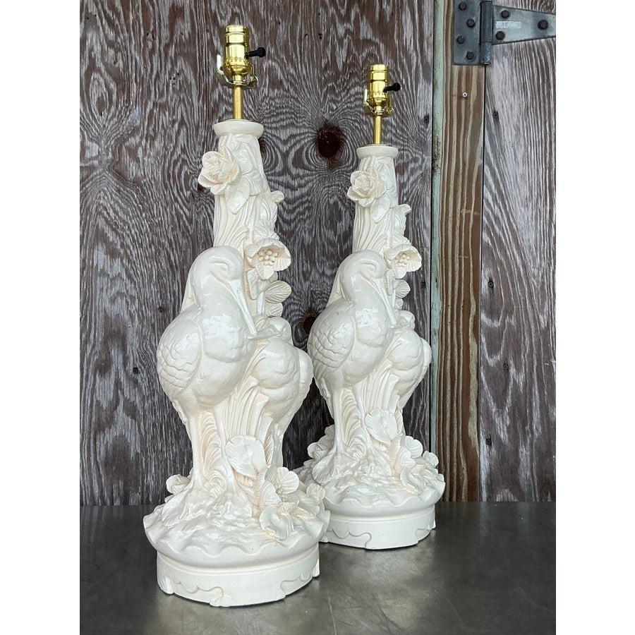 Américain Paire de lampes-oiseaux en plâtre de style Régence en vente