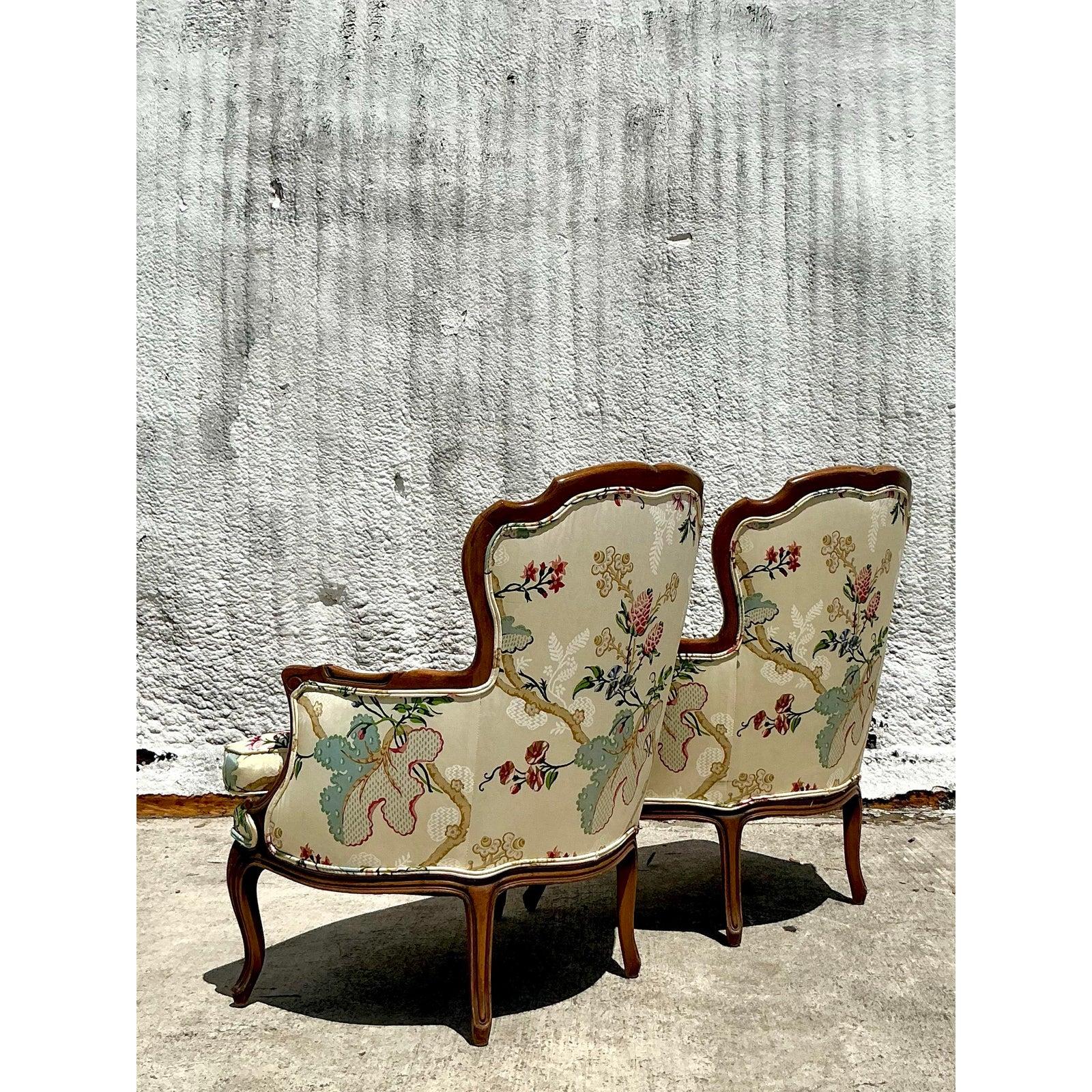 XX secolo Sedie bergere in seta stampata della Reggenza d'epoca - una coppia in vendita