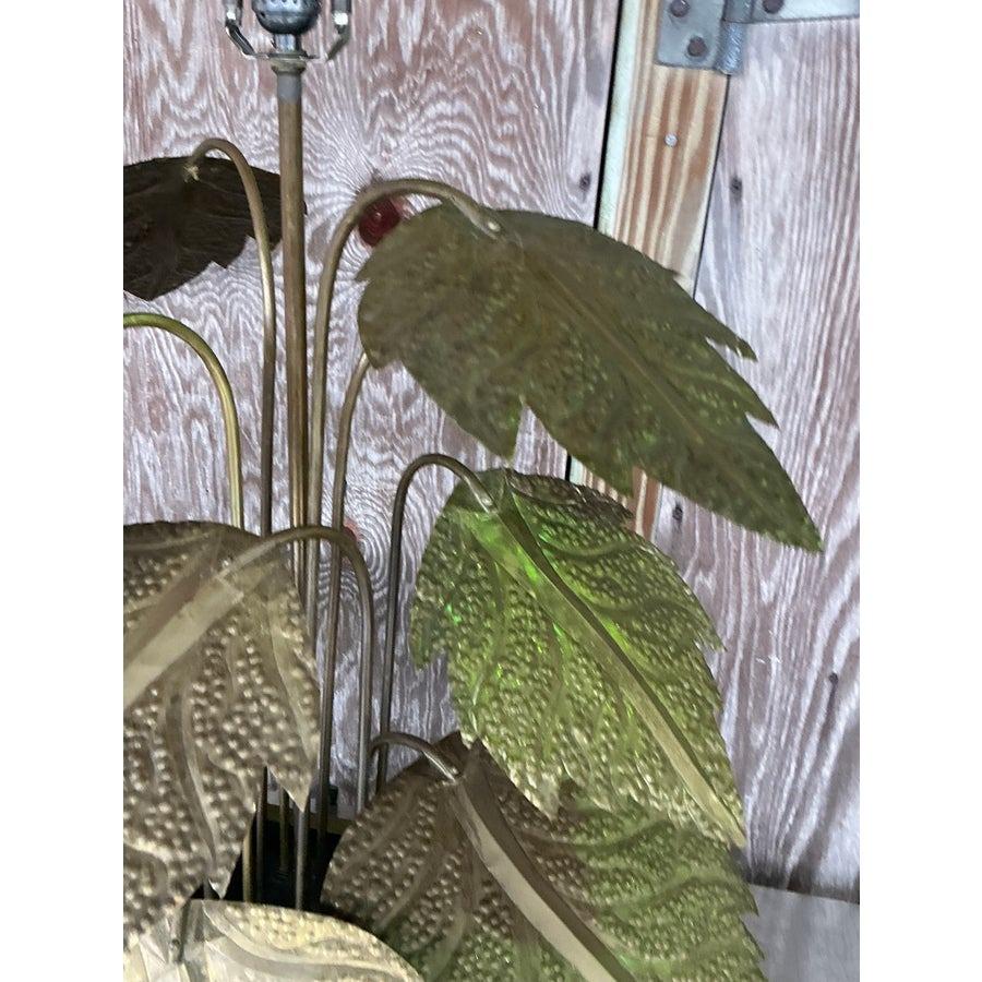 Vintage Regency Punch Cut Brass Leaves Lamp In Good Condition For Sale In West Palm Beach, FL