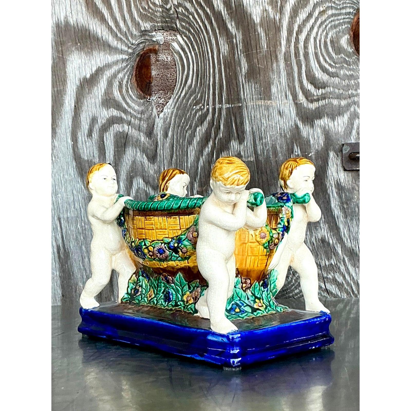XX secolo Centrotavola in maiolica Putti Cherubino Regency d'epoca in vendita