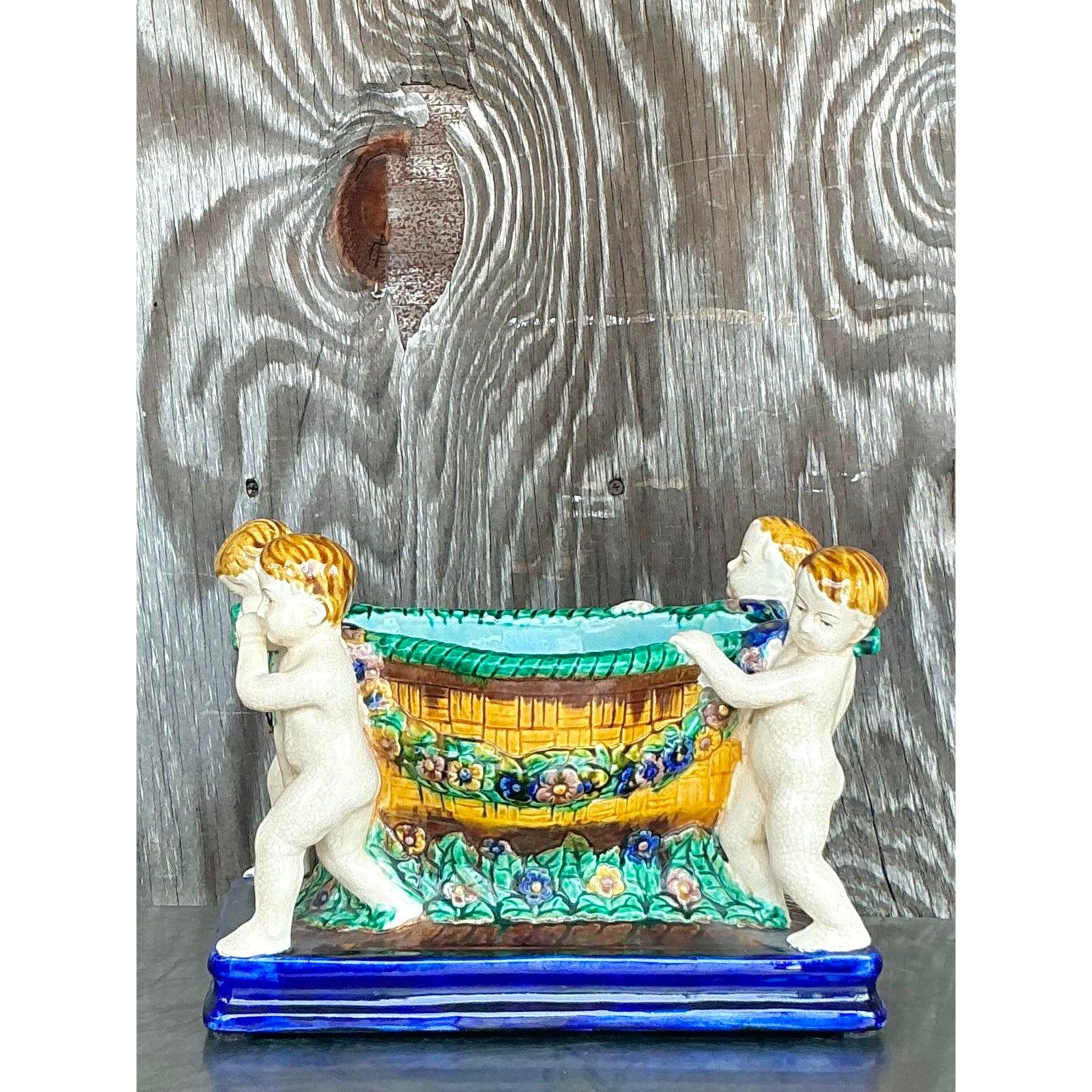 Ceramica Centrotavola in maiolica Putti Cherubino Regency d'epoca in vendita