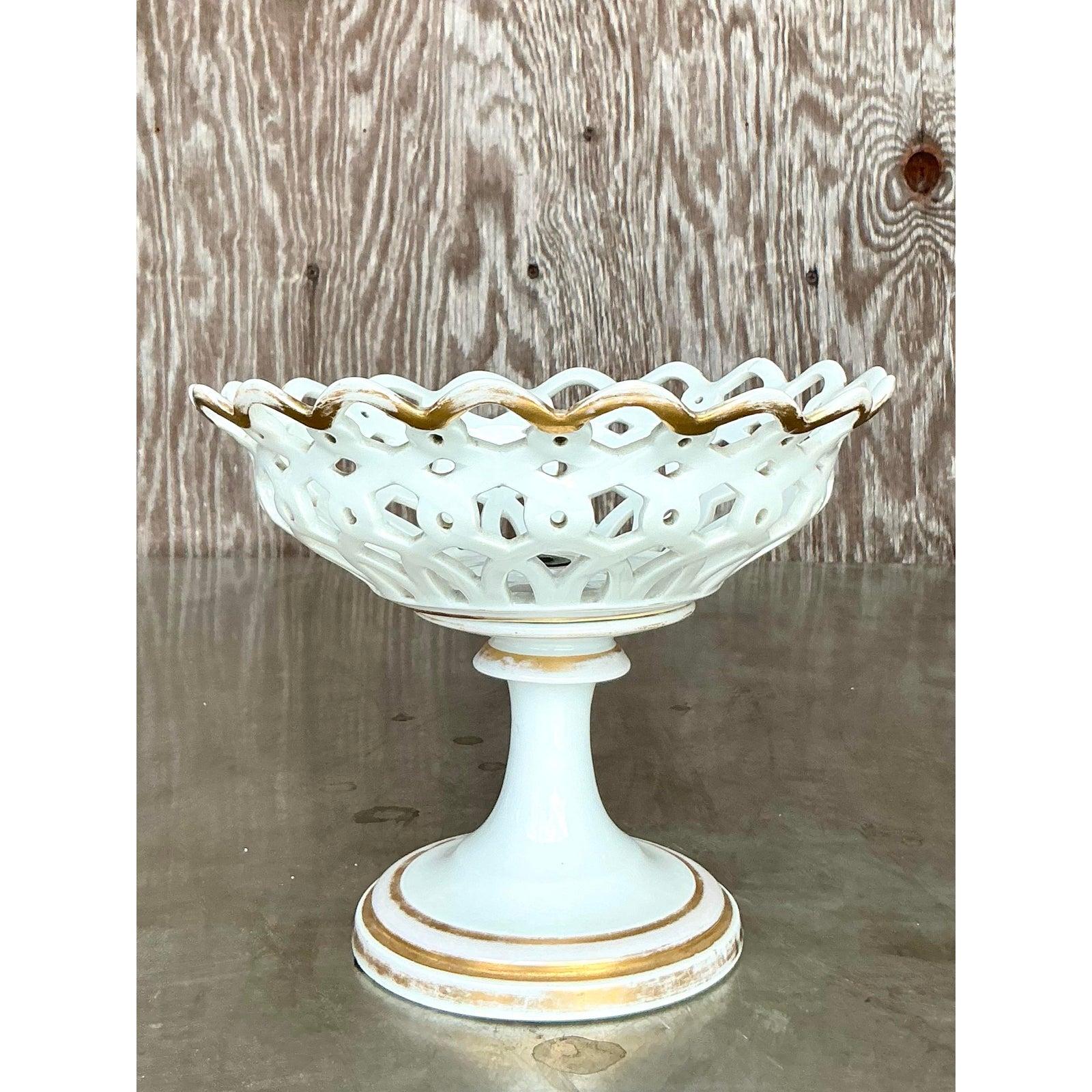 Vintage Regency Reticulated durchbrochenes Porzellan Kompottschale im Zustand „Gut“ im Angebot in west palm beach, FL