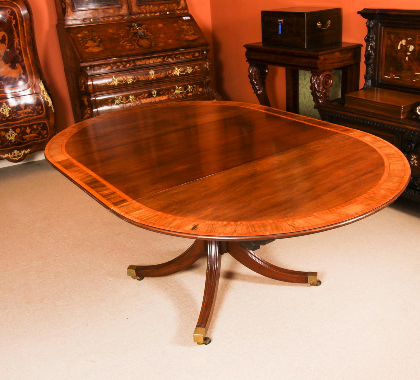 Vintage Regency Revival Dining Table & 6 Dining Chairs 20th Century In Good Condition In London, GB