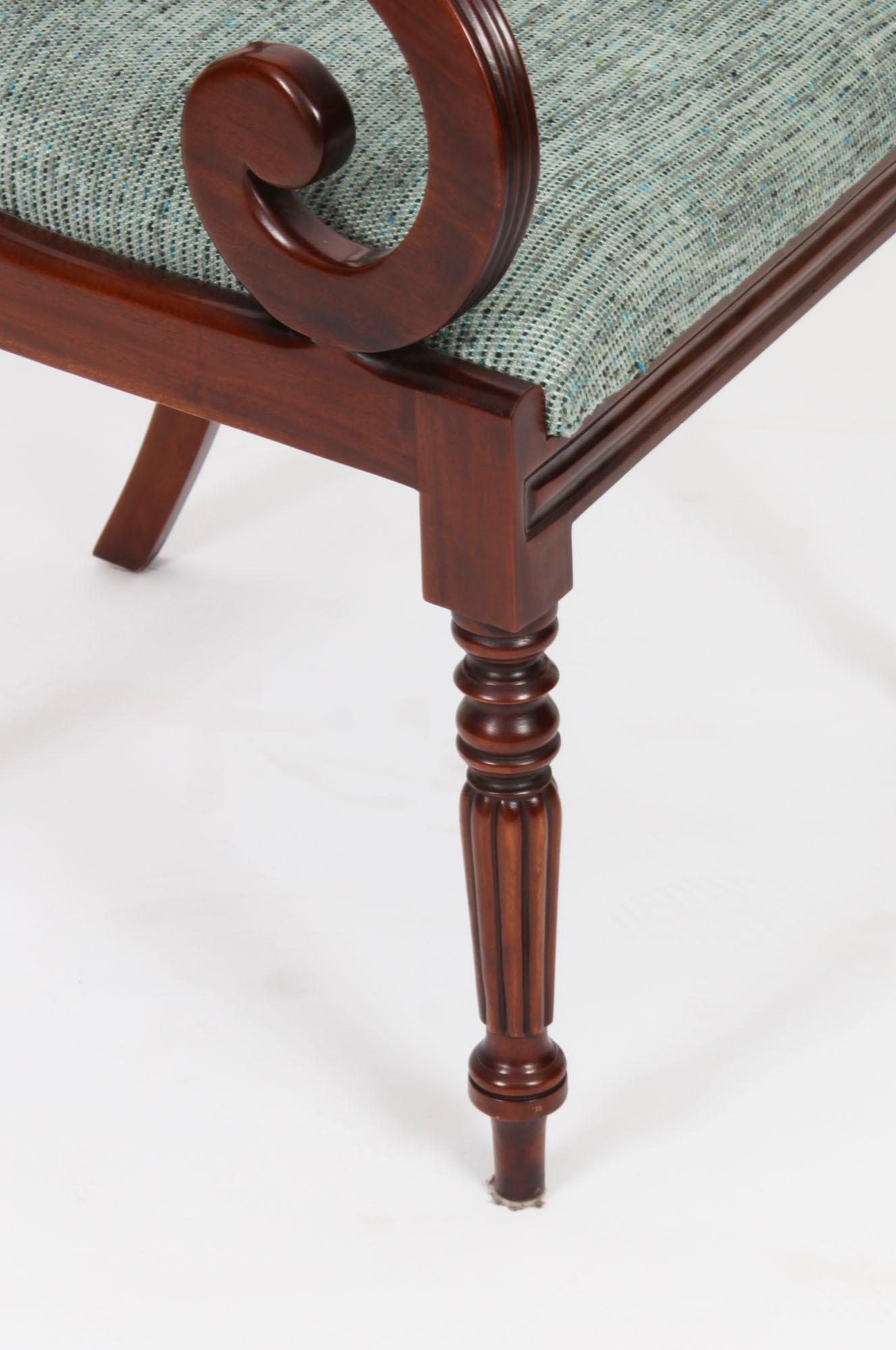 Table de salle à manger et 10 chaises Regency Revival de William Tillman 20ème siècle 13