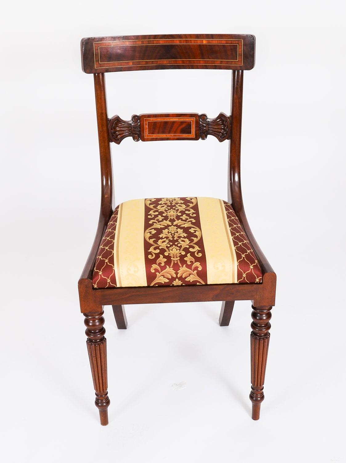 Table de salle à manger Vintage Regency Revival par William Tillman & 10 chaises 20ème siècle en vente 11