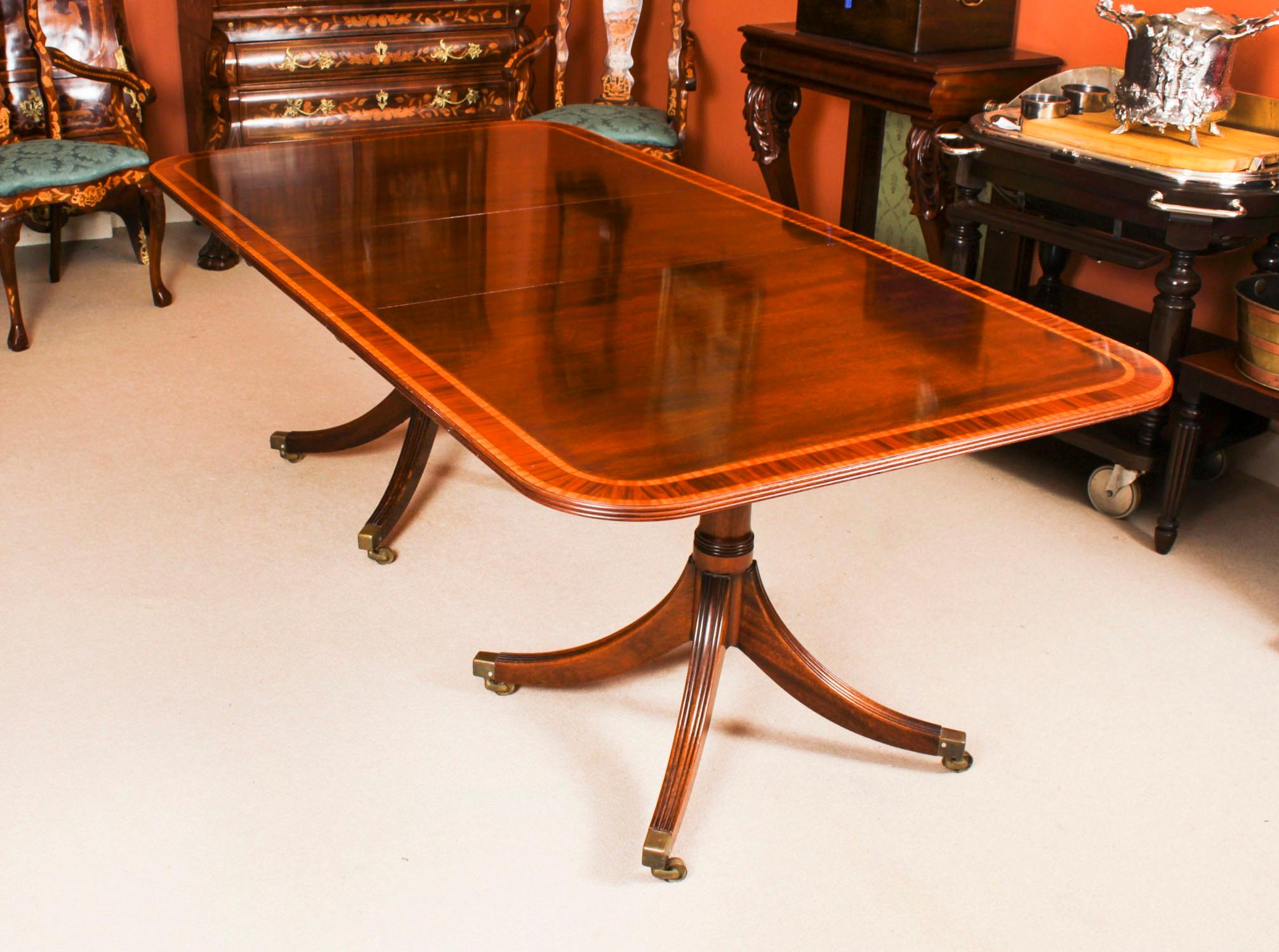 British Vintage Regency Revival Dining Table by William Tillman & 8 Chairs 20th Century For Sale