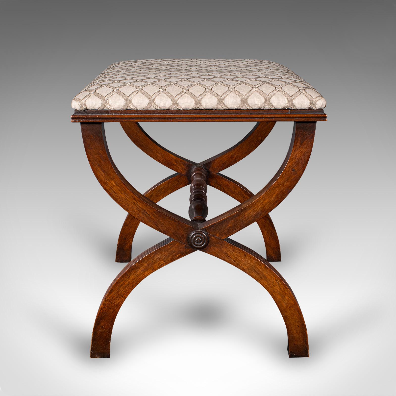 Mid-Century Modern Tabouret de chambre à coucher de style Regency vintage, anglais, hêtre, cheminée, tabouret de chambre à coucher en vente