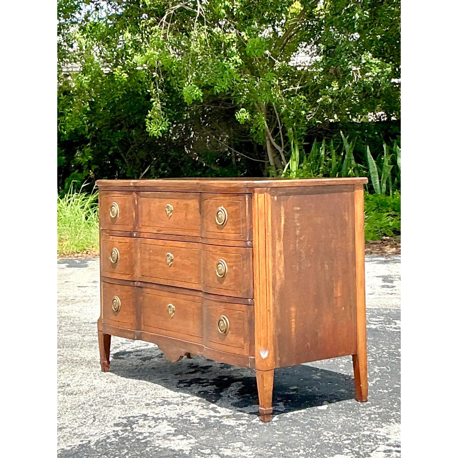 Vintage Regency Roll Front Kommode (amerikanisch) im Angebot