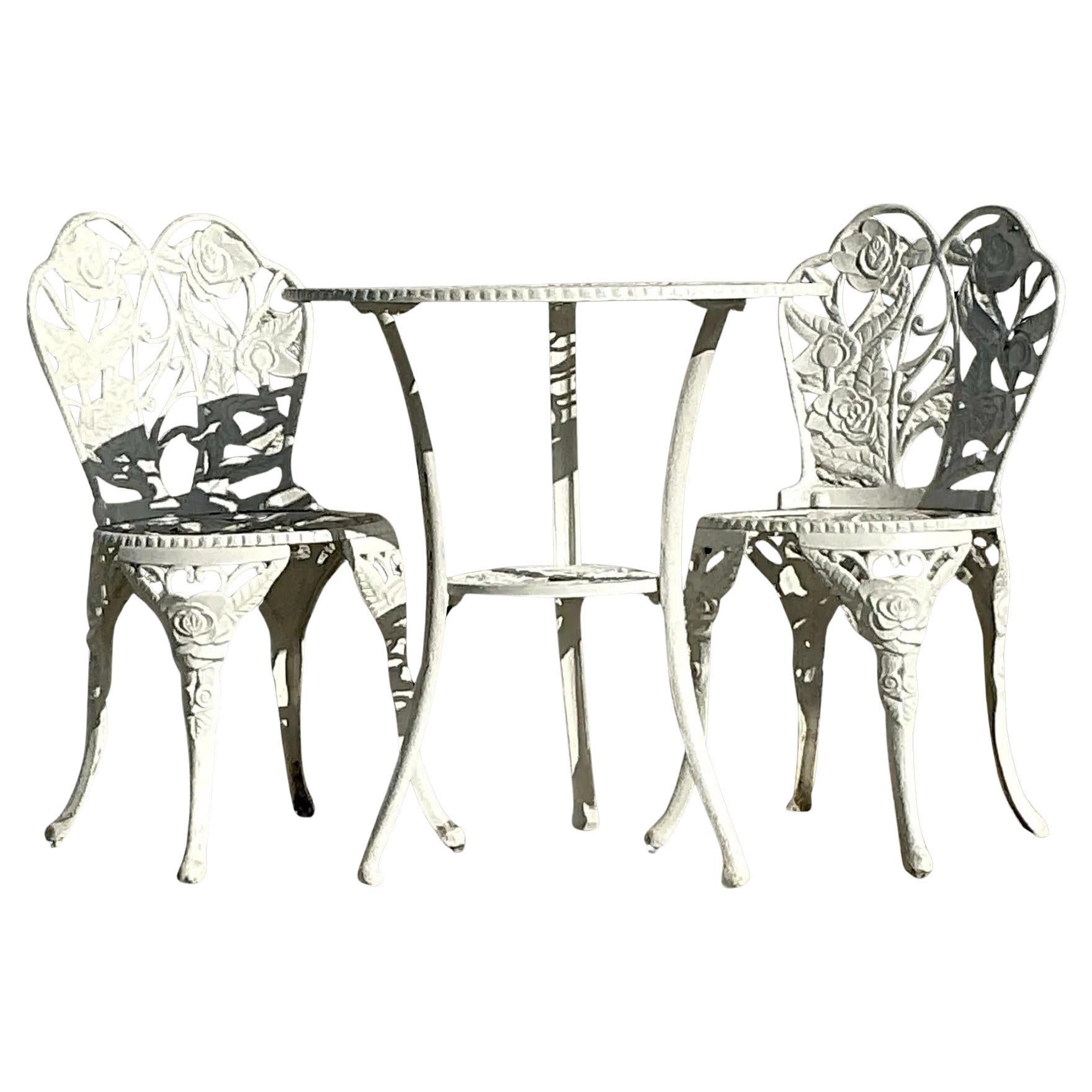 Table et deux chaises en fer forgé Vintage Regency Rose Garden - Lot de 3
