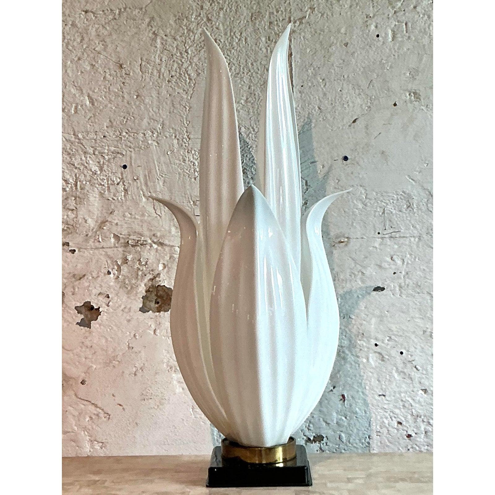 Lámpara Vintage Regency Rougier Flower Canadiense en venta