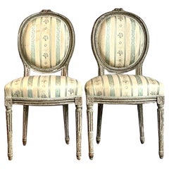 Sillas auxiliares de madera